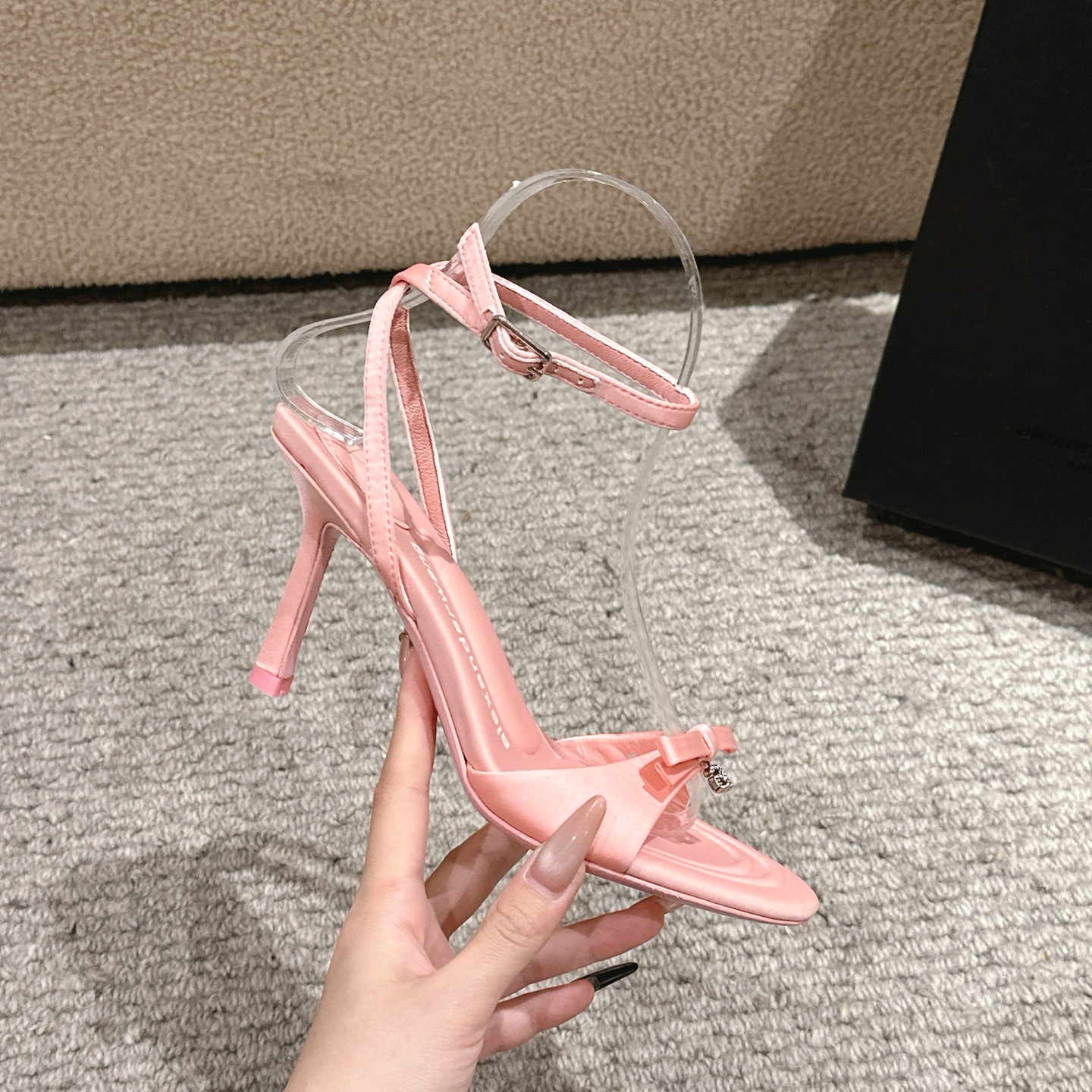 Luxurious Alexander Wang Replica Shoes: Original Materials, Stylish Designs, Various Colors and Sizes - 图片 6