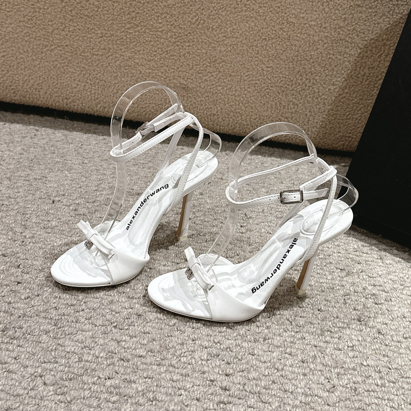 Luxurious Alexander Wang Designer Shoes: Original Materials, High Quality, Various Colors, Imported Leather – Size 35-39 - 图片 1