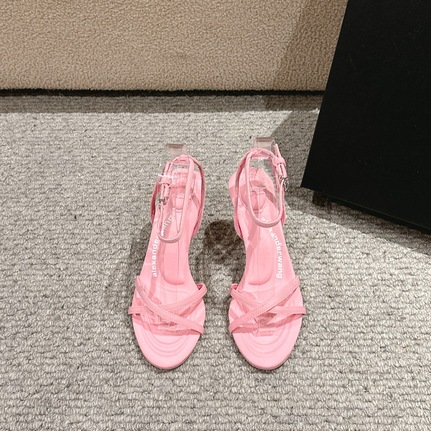 Luxurious Alexander Wang Shoes: Original Materials, Unique Designs, and Imported Leather – Search-Friendly Title - 图片 2