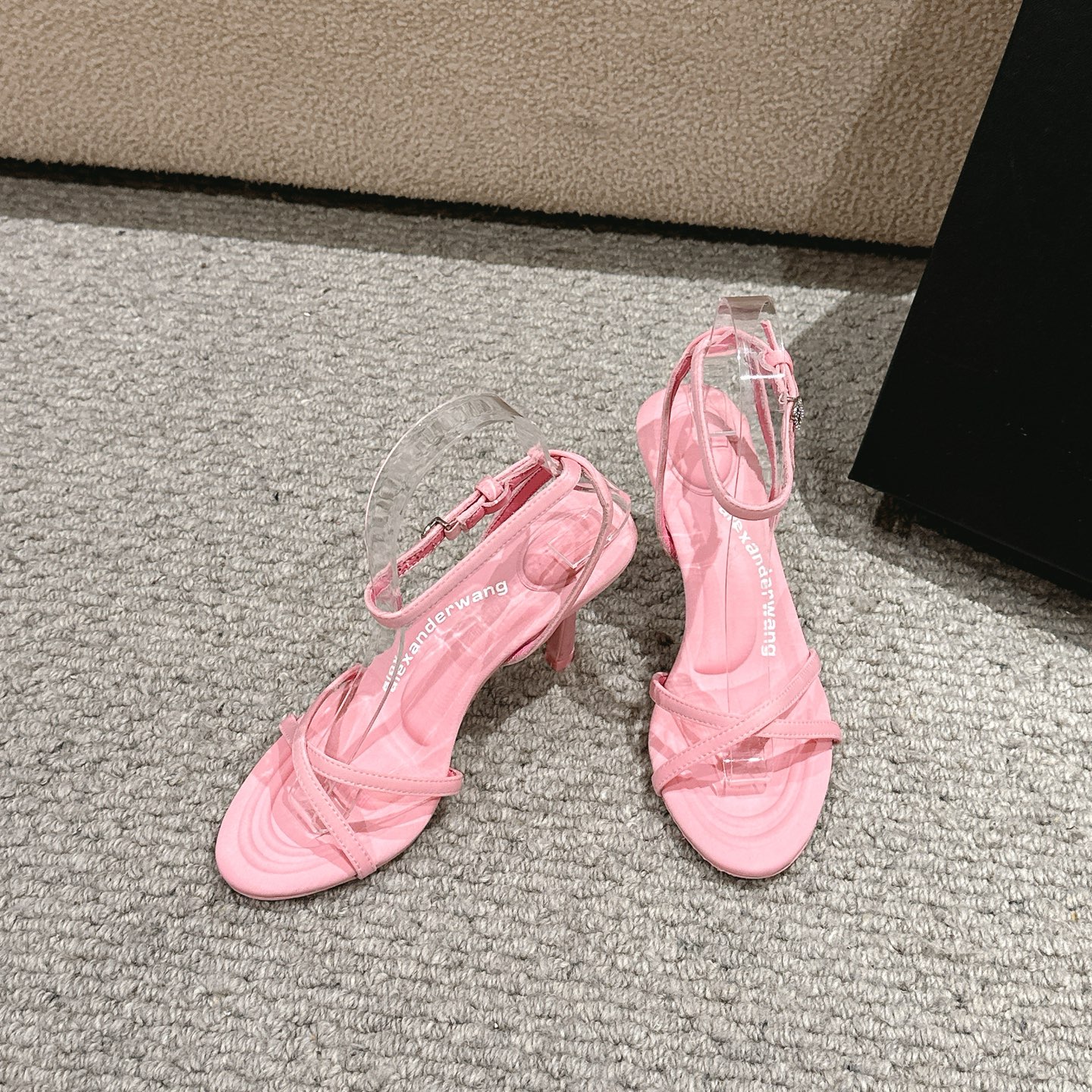 Luxurious Alexander Wang Shoes: Original Materials, Unique Designs, and Imported Leather – Search-Friendly Title - 图片 4
