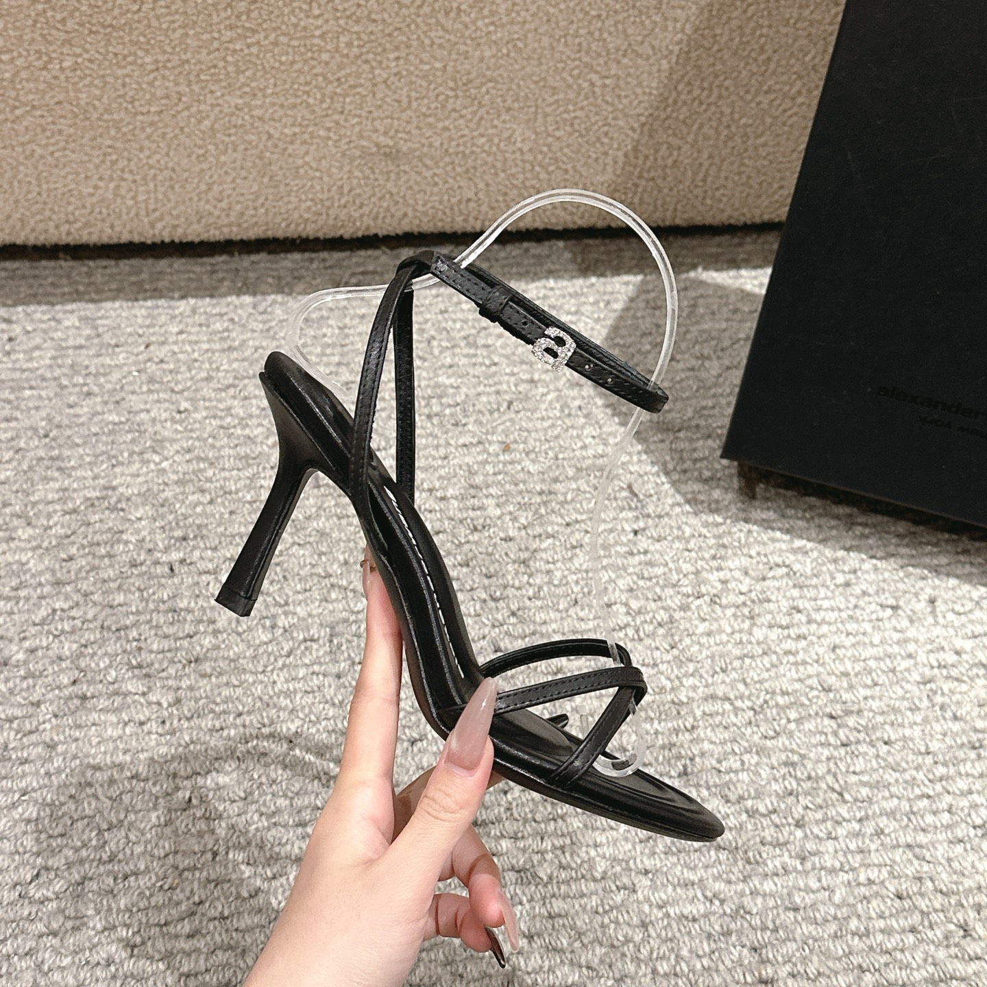 “Alexander Wang Luxury Shoes: Original Materials, Stylish Designs, Imported Silk and Leather, Various Colors and Sizes” - 图片 6