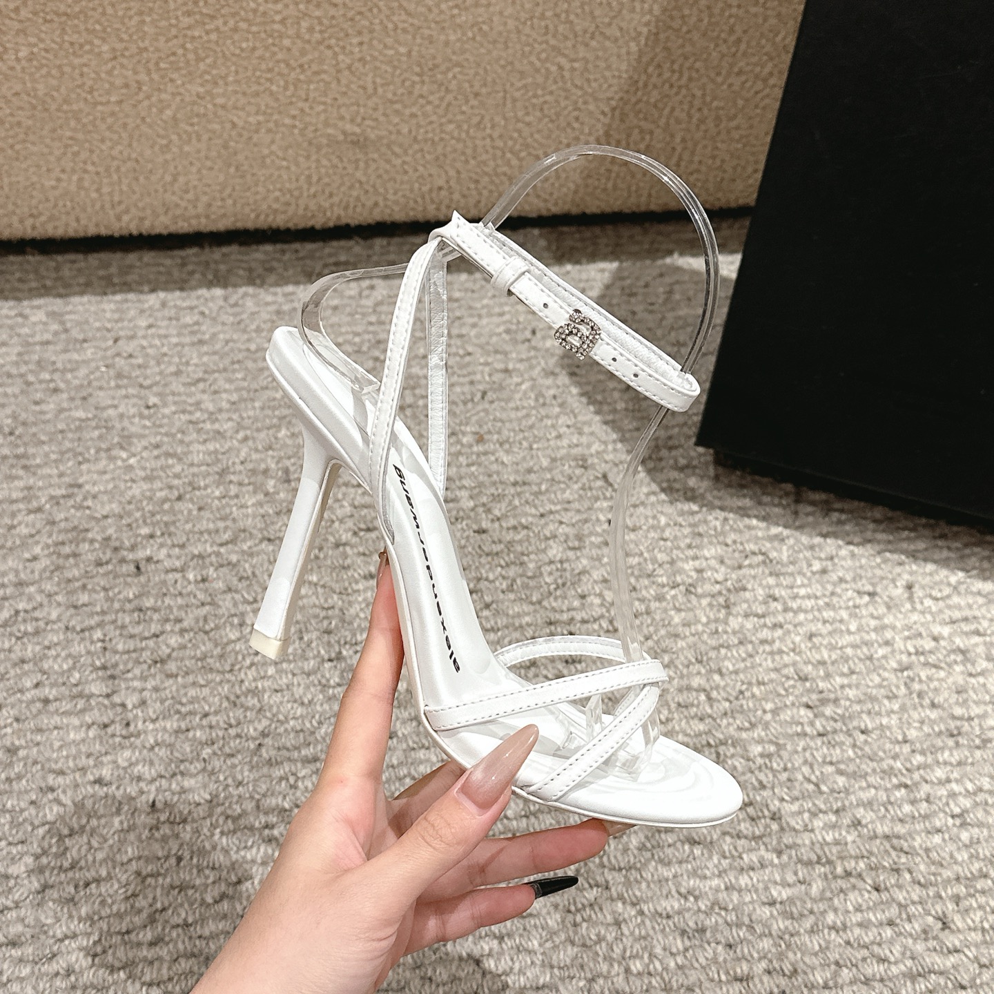 Luxurious Alexander Wang Shoes Overview with Materials and Specifications - 图片 6