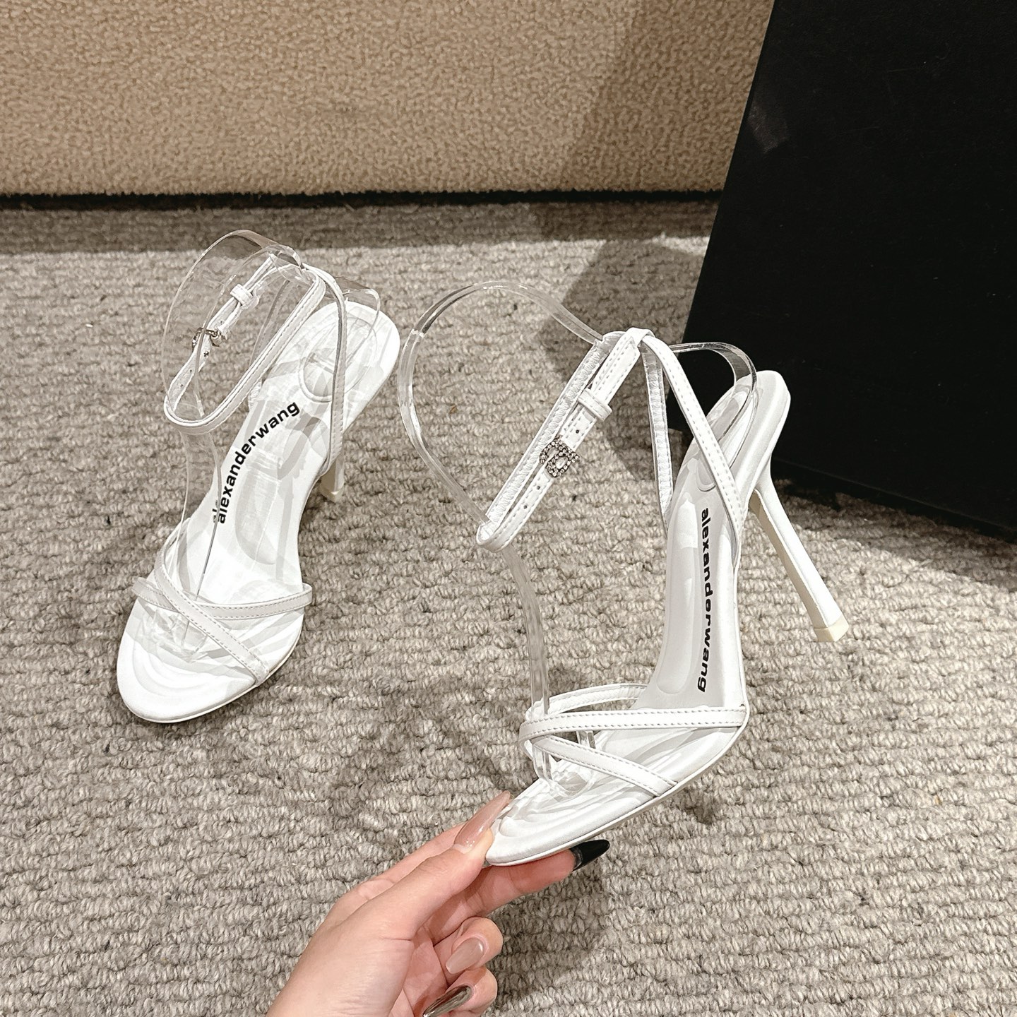 Luxurious Alexander Wang Shoes Overview with Materials and Specifications - 图片 3