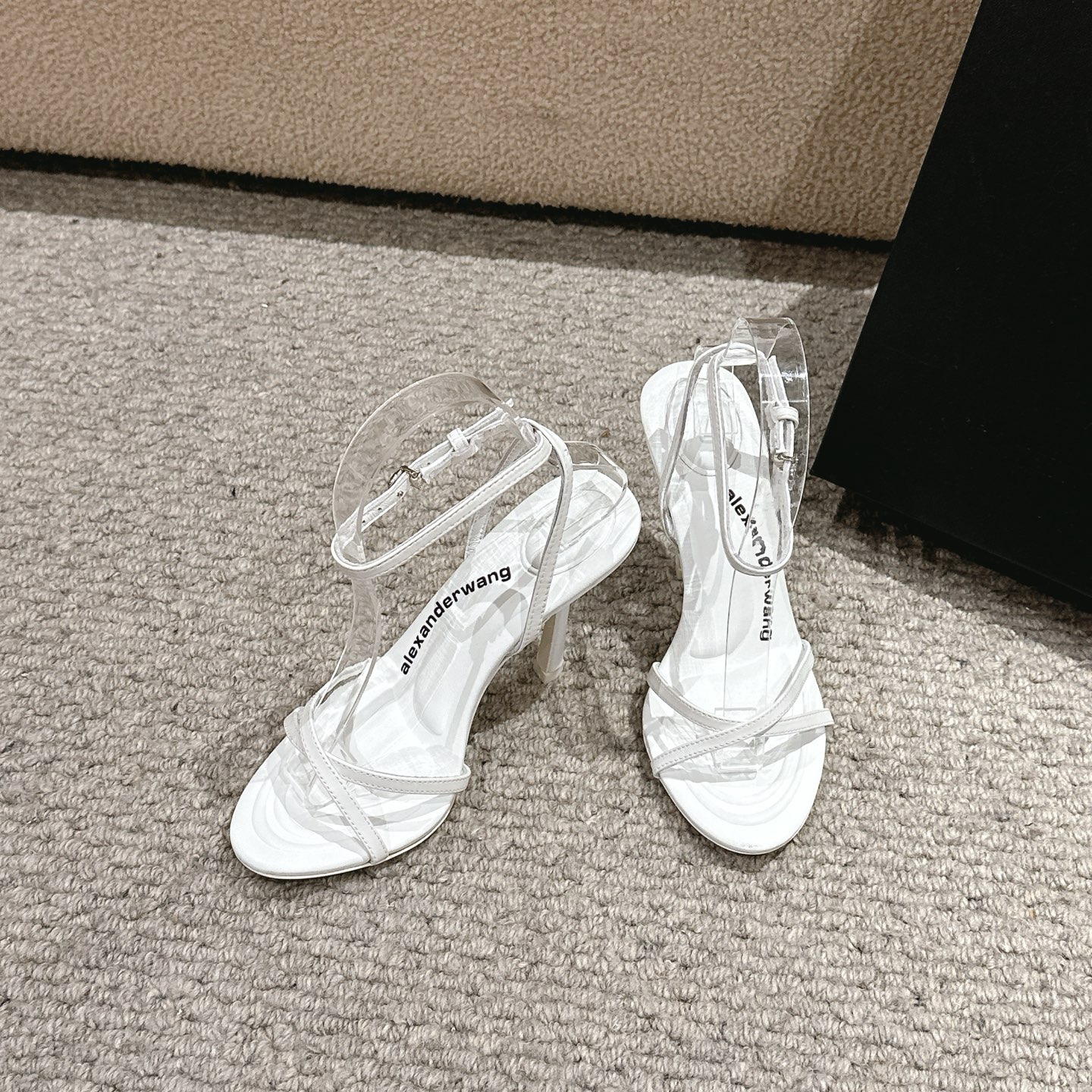 Luxurious Alexander Wang Shoes Overview with Materials and Specifications - 图片 4