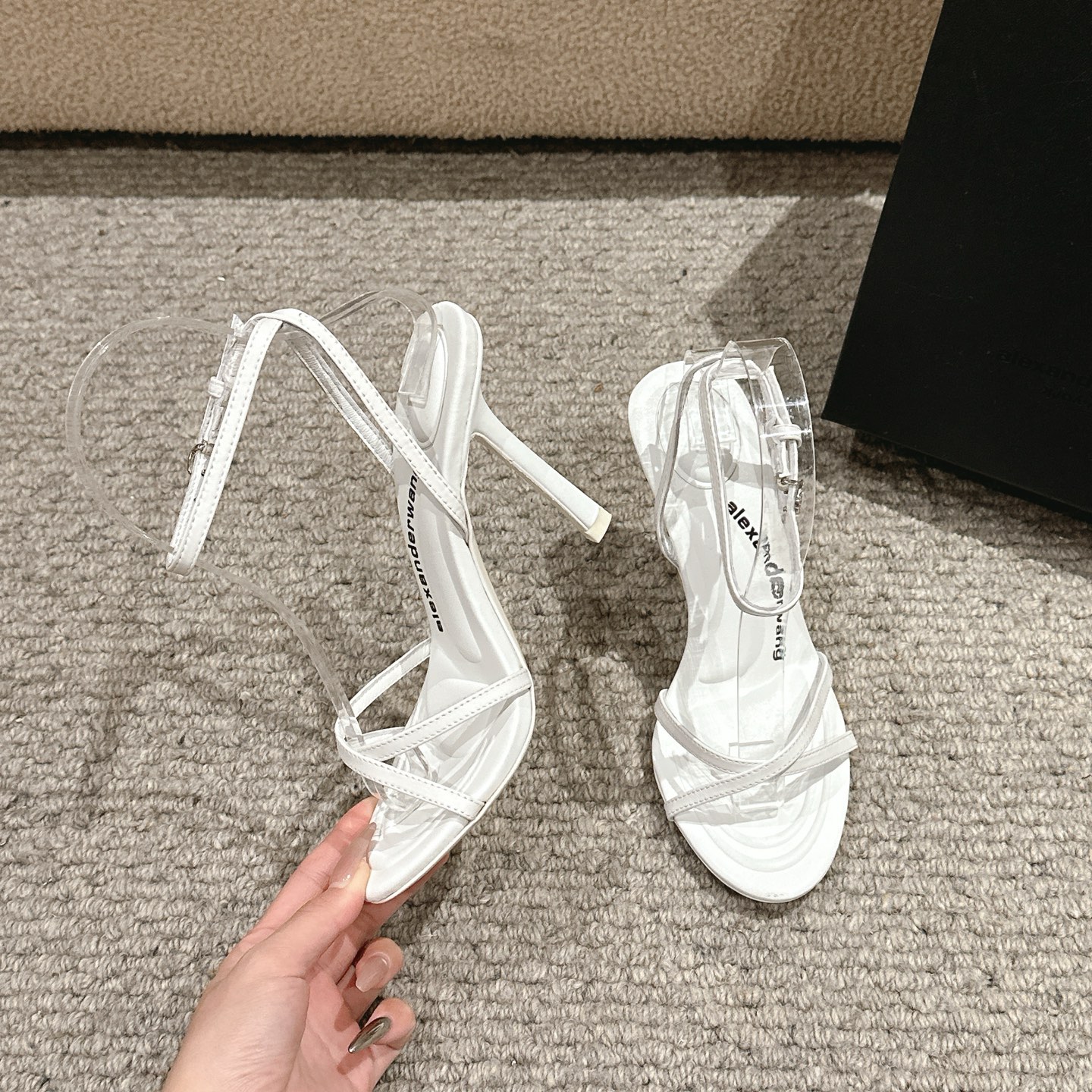 Luxurious Alexander Wang Shoes Overview with Materials and Specifications - 图片 5