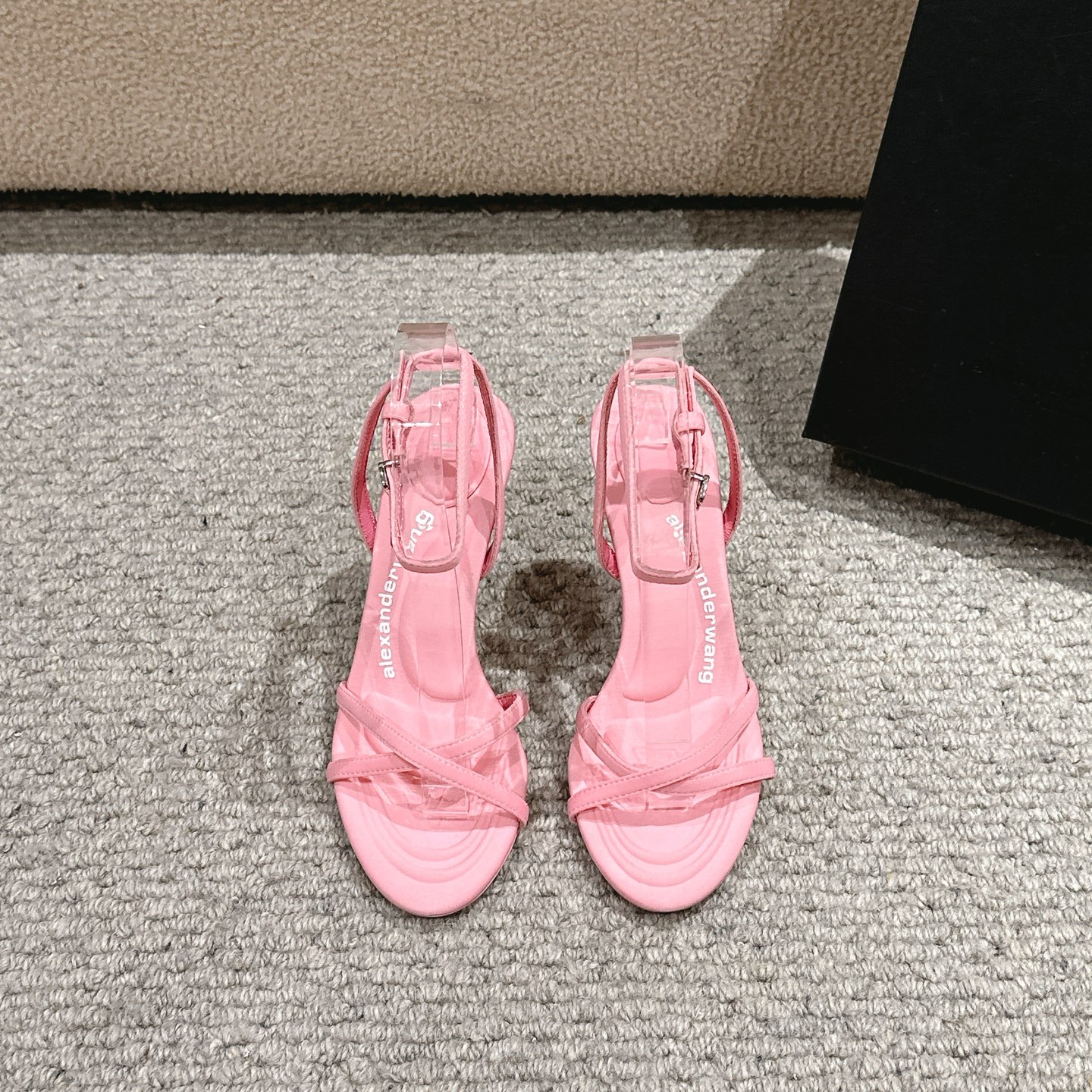 Luxurious Alexander Wang Replica Shoes: Features and Specifications. - 图片 2