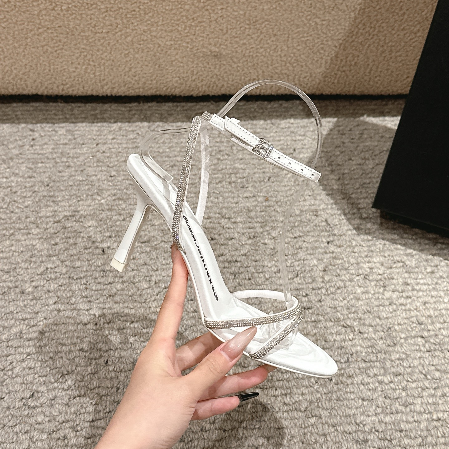 “Alexander Wang Luxury Shoes: Original Materials, Stylish Design, Imported Silk and Leather, Various Colors and Heights” - 图片 6
