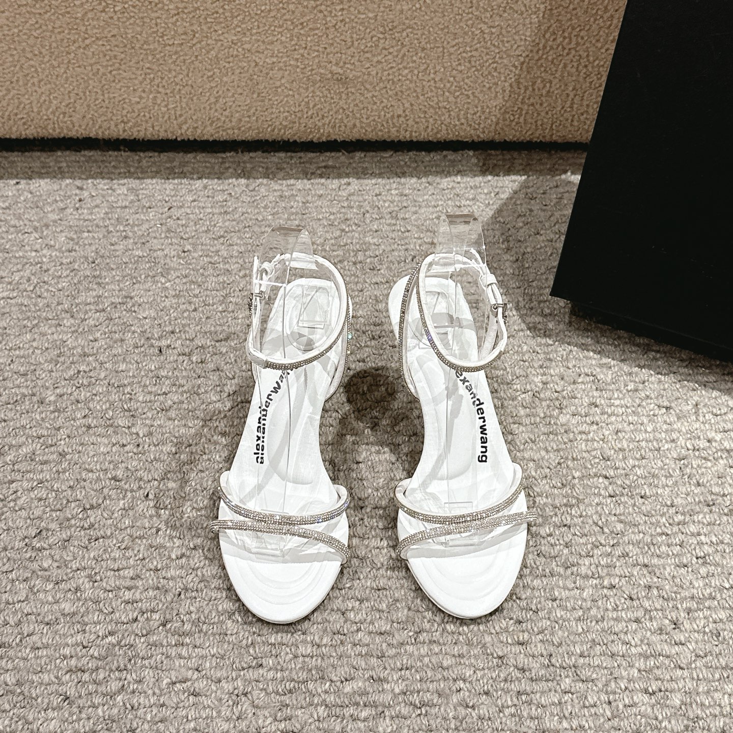 “Alexander Wang Luxury Shoes: Original Materials, Stylish Design, Imported Silk and Leather, Various Colors and Heights” - 图片 2