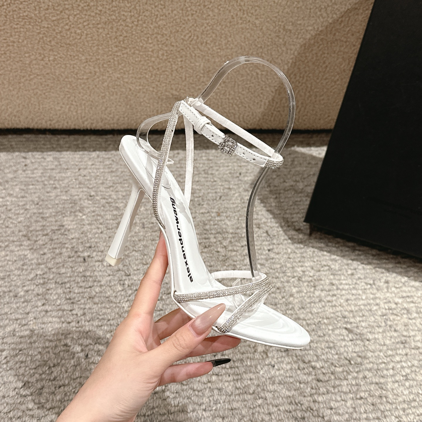 Luxurious Alexander Wang Shoes: Materials, Styles, and Sizes Overview - 图片 6