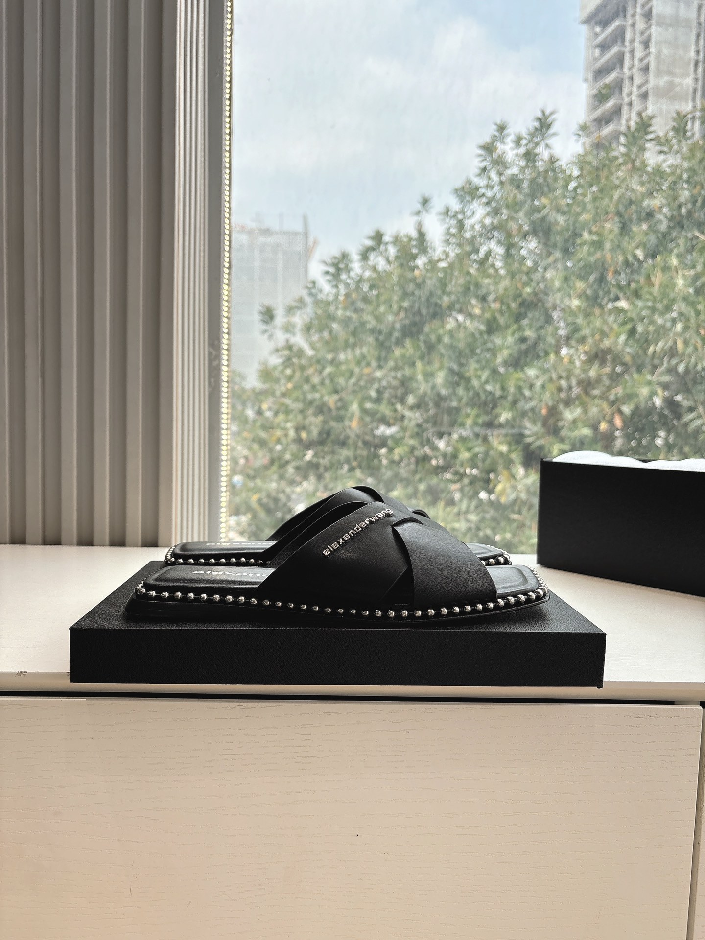 “Alexander Wang Luxury Flat Shoes: Stylish and Comfortable Cross-Personal Design for Summer | Size 35-39” - 图片 6