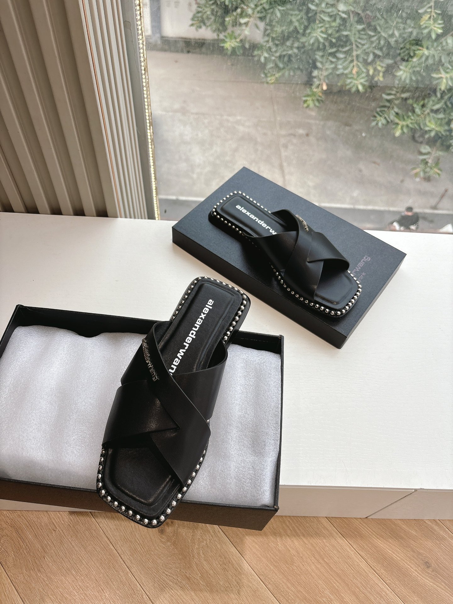 “Alexander Wang Luxury Flat Shoes: Stylish and Comfortable Cross-Personal Design for Summer | Size 35-39” - 图片 3