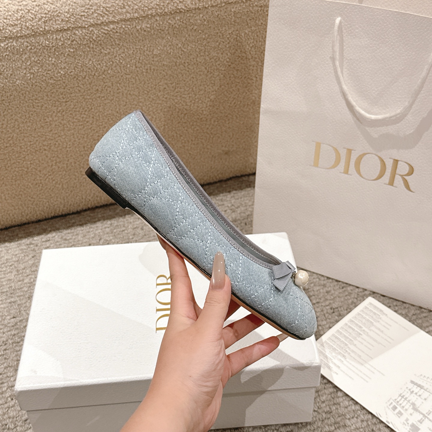 “Dior Ballet Shoes: Classic Elegance in Cow Leather with Sheep Leather Lining and Italian-Made Real Bottom” - 图片 5
