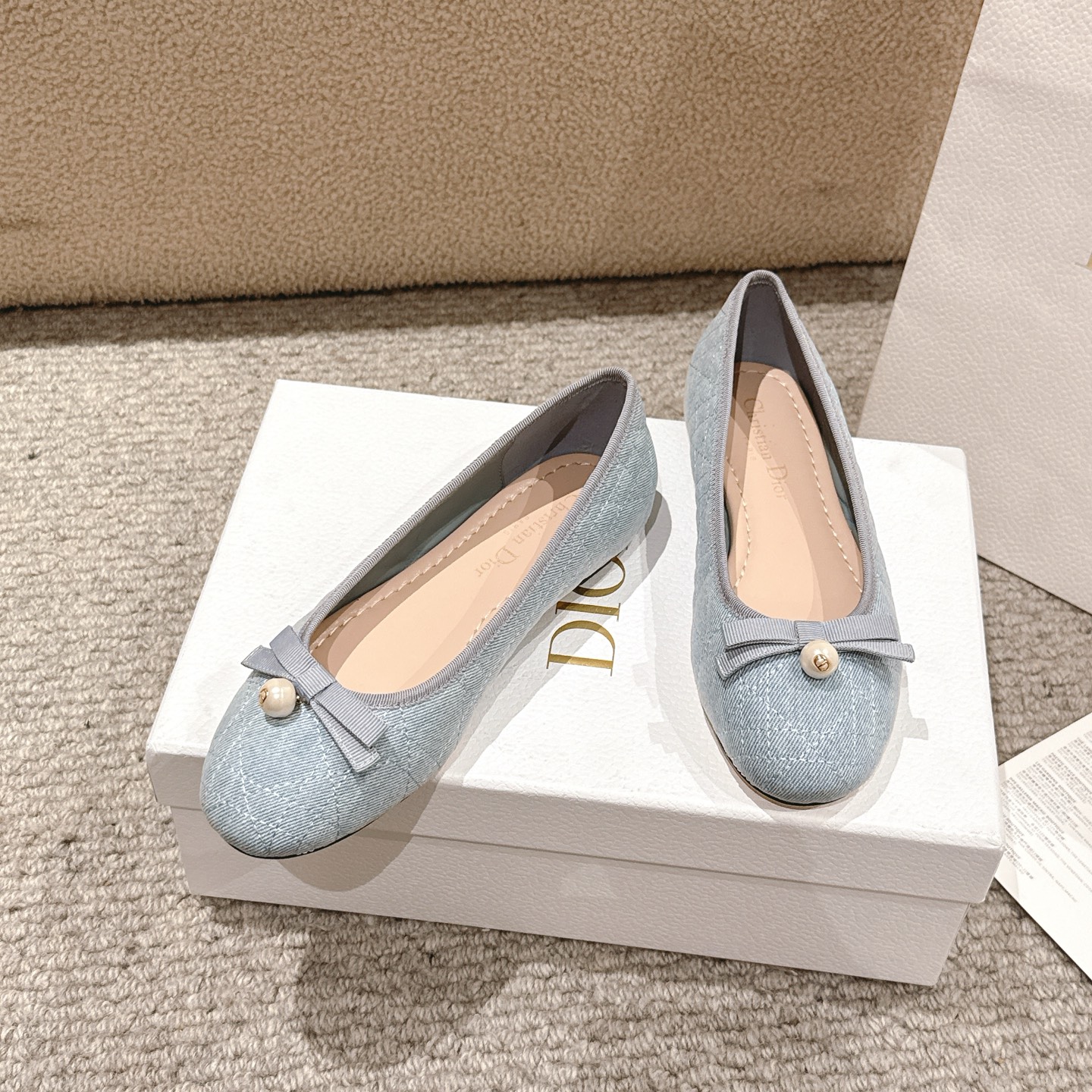 “Dior Ballet Shoes: Classic Elegance in Cow Leather with Sheep Leather Lining and Italian-Made Real Bottom” - 图片 3