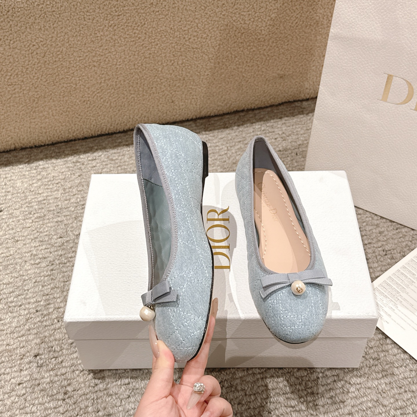 “Dior Ballet Shoes: Classic Elegance in Cow Leather with Sheep Leather Lining and Italian-Made Real Bottom” - 图片 4