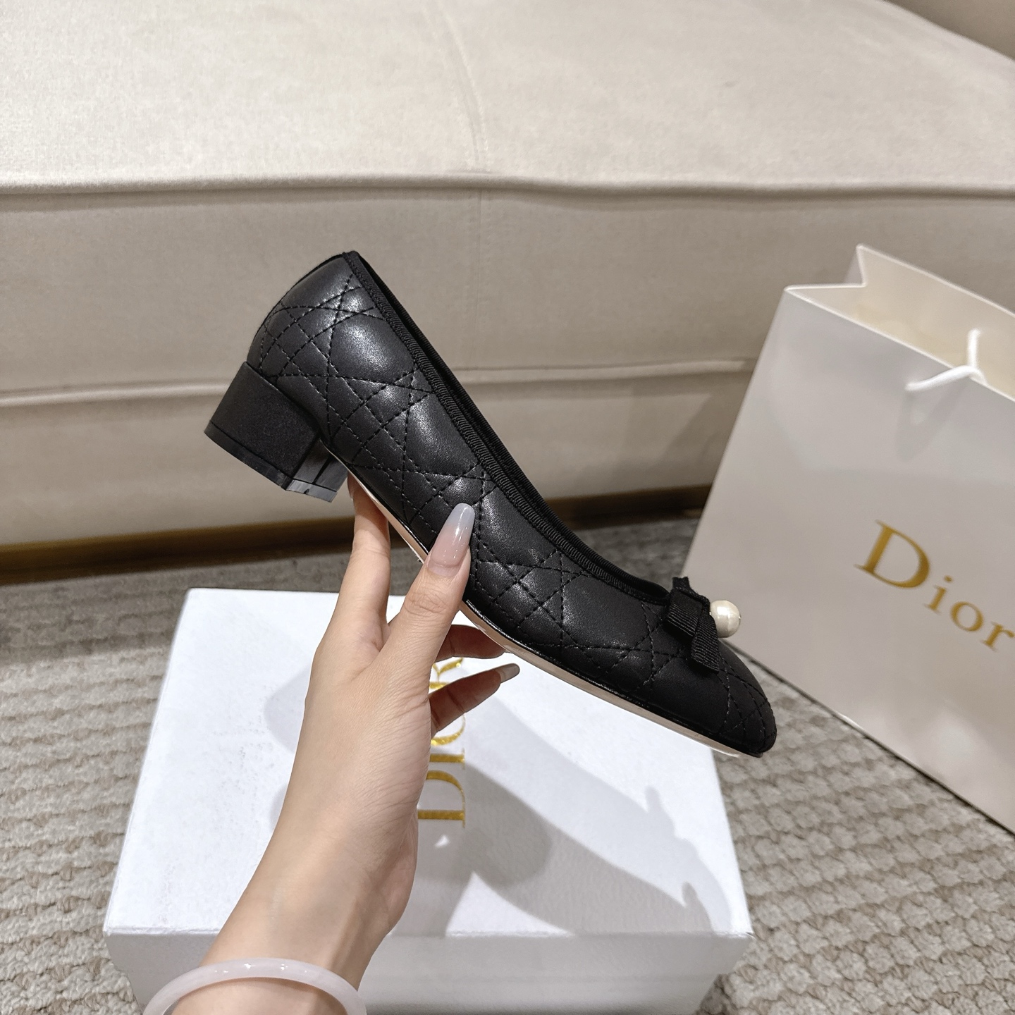 “Dior Ballet Flats: Classic Style in Cow Leather with Italian-Made A-Class Sole | Size 34-41” - 图片 6