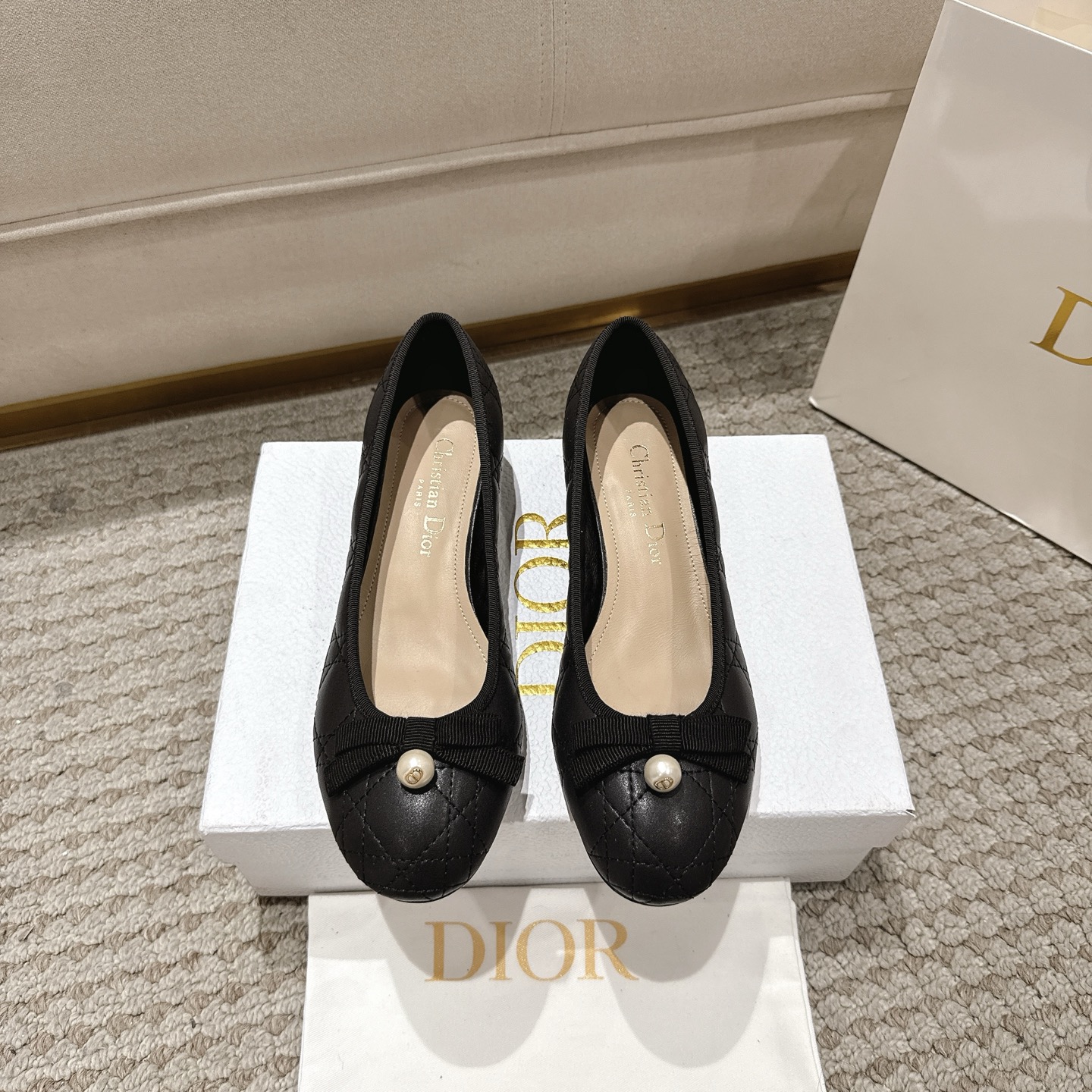 “Dior Ballet Flats: Classic Style in Cow Leather with Italian-Made A-Class Sole | Size 34-41” - 图片 2