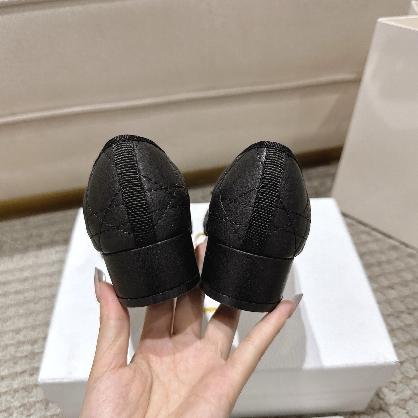 “Dior Ballet Flats: Classic Style in Cow Leather with Italian-Made A-Class Sole | Size 34-41” - 图片 8