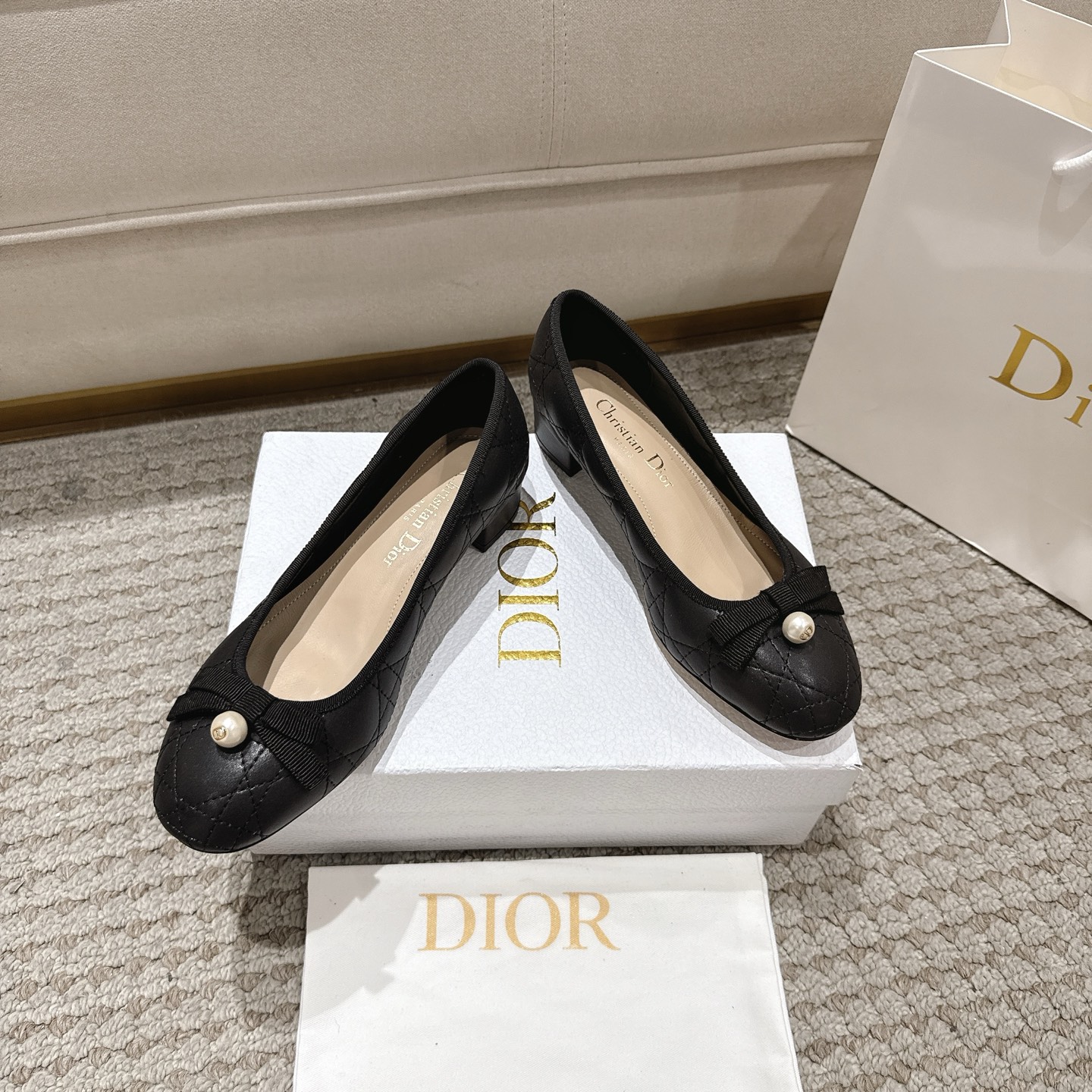 “Dior Ballet Flats: Classic Style in Cow Leather with Italian-Made A-Class Sole | Size 34-41” - 图片 5