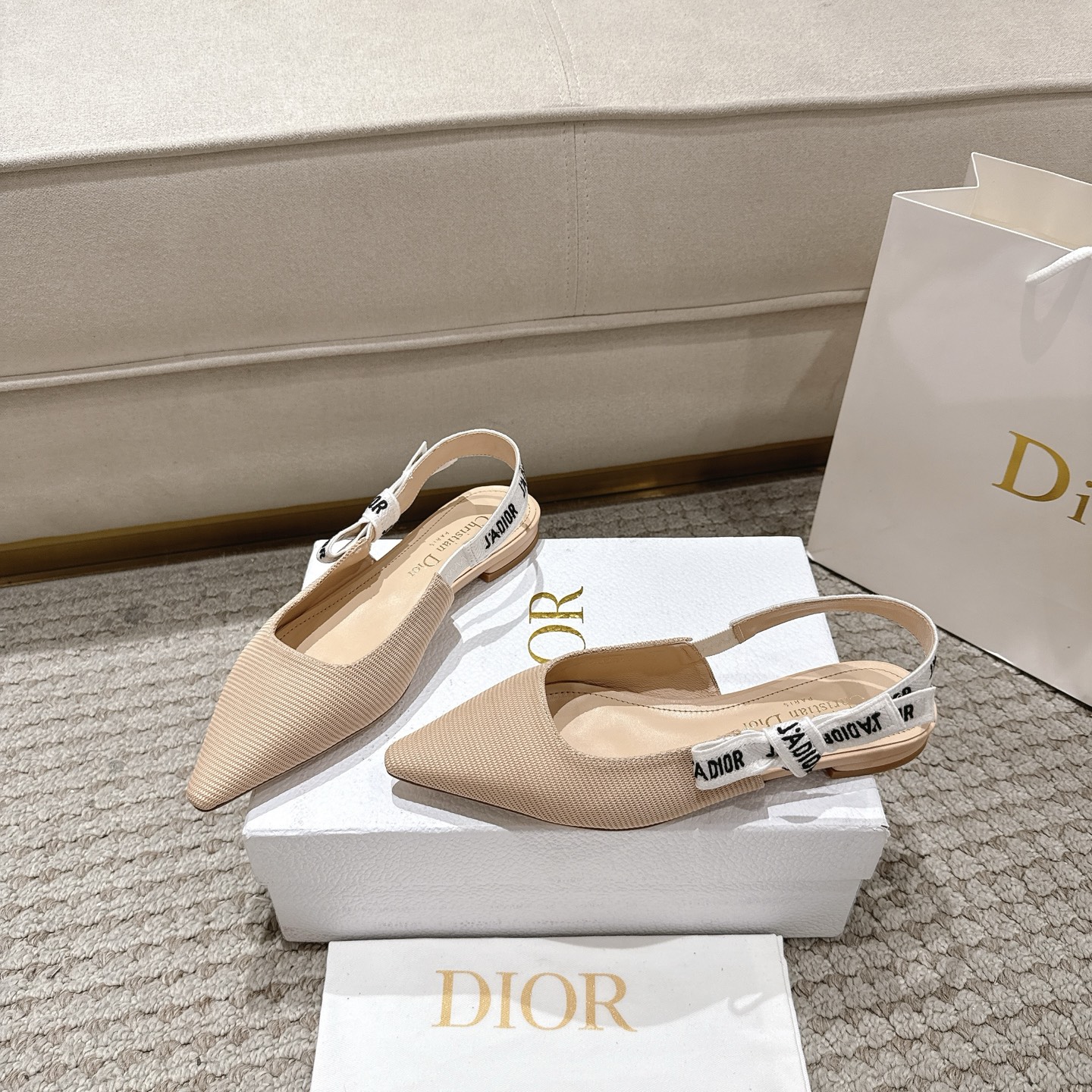 “Italian Studio Christiandio J’Adior Leather Shoes: Elegant Bow Ties and Naked Technology” - 图片 3