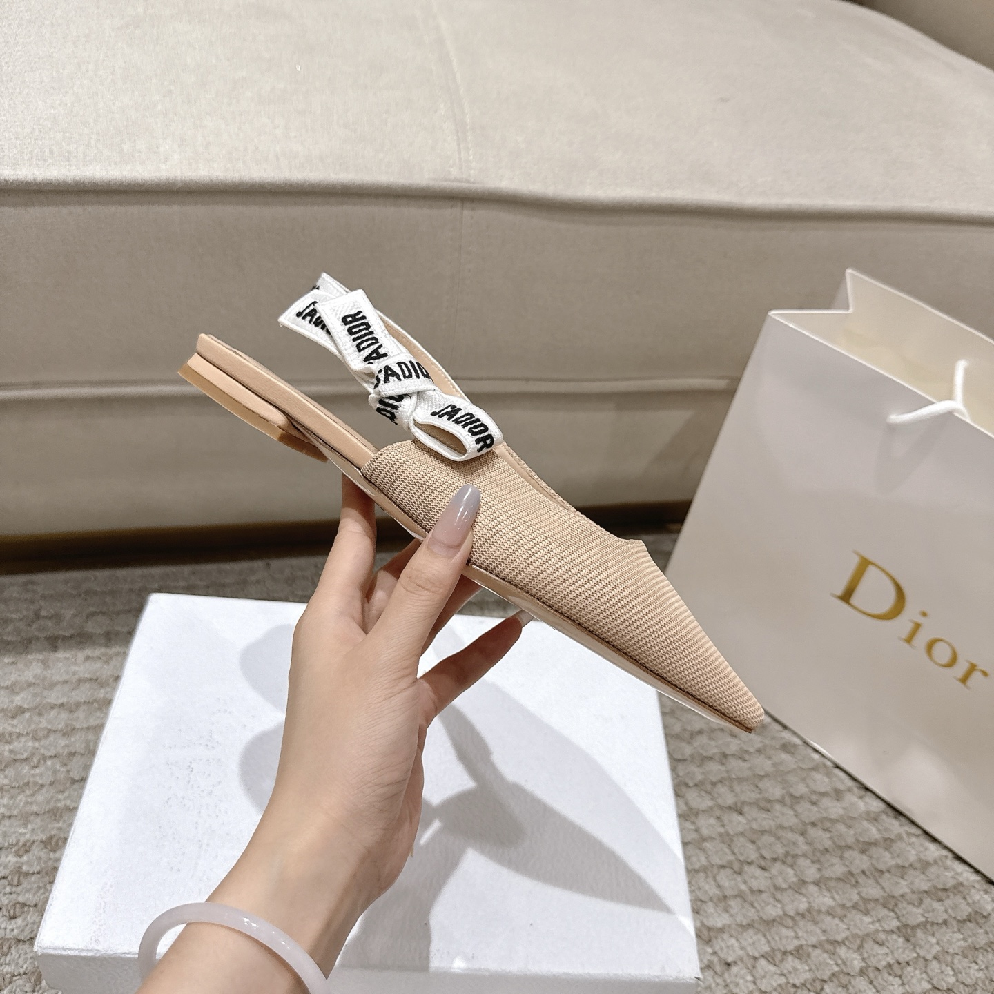 “Italian Studio Christiandio J’Adior Leather Shoes: Elegant Bow Ties and Naked Technology” - 图片 5