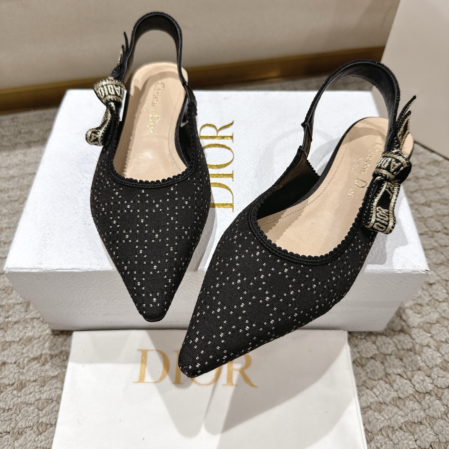“DioJ’Adior Leather Shoes: Italian Studio Crafted, Naked Technology Footwear with Elegant Design” - 图片 8