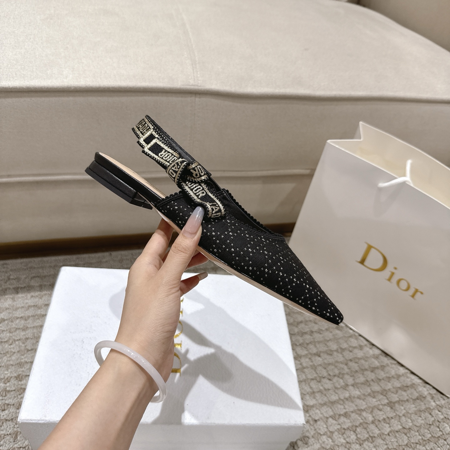 “DioJ’Adior Leather Shoes: Italian Studio Crafted, Naked Technology Footwear with Elegant Design” - 图片 5