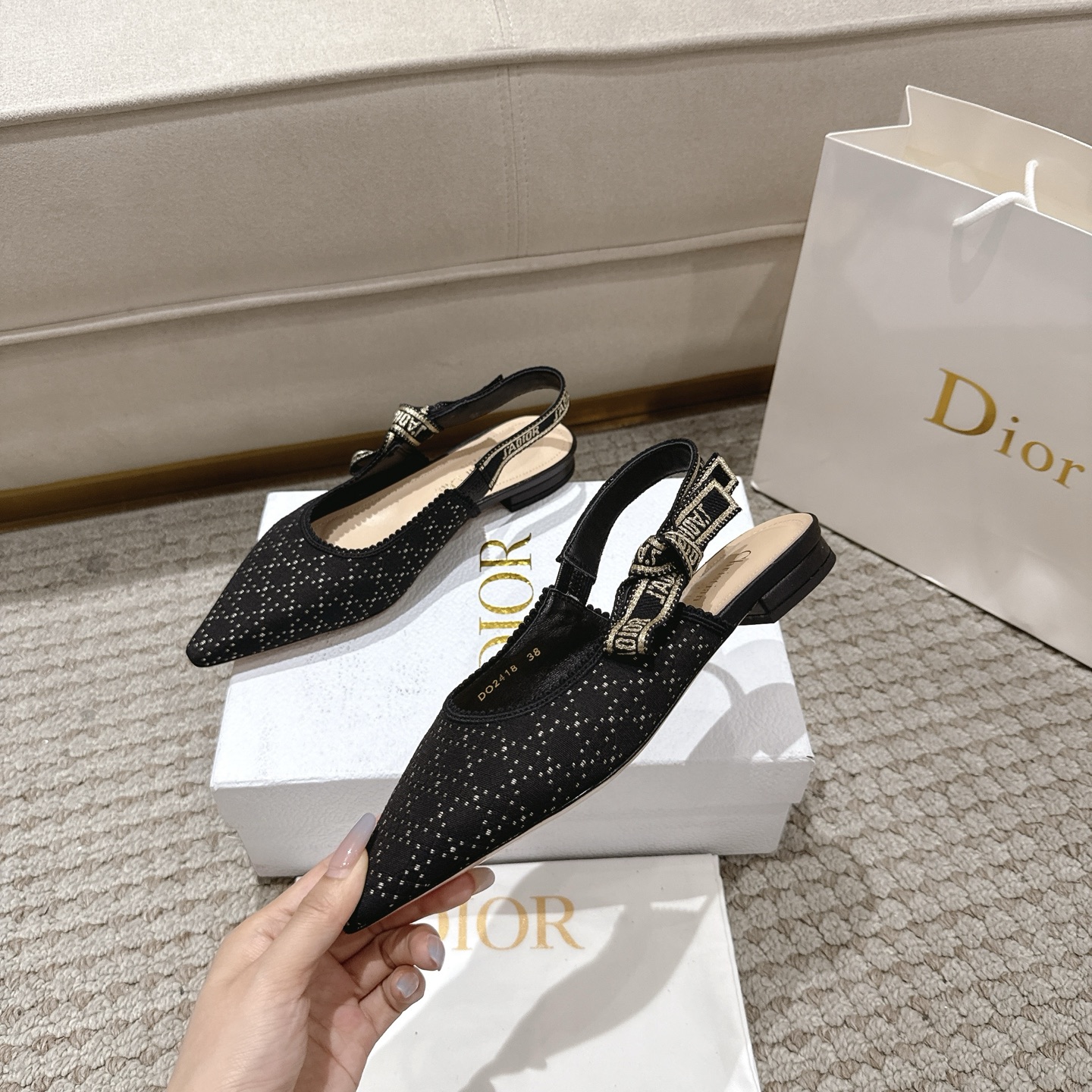 “DioJ’Adior Leather Shoes: Italian Studio Crafted, Naked Technology Footwear with Elegant Design” - 图片 4
