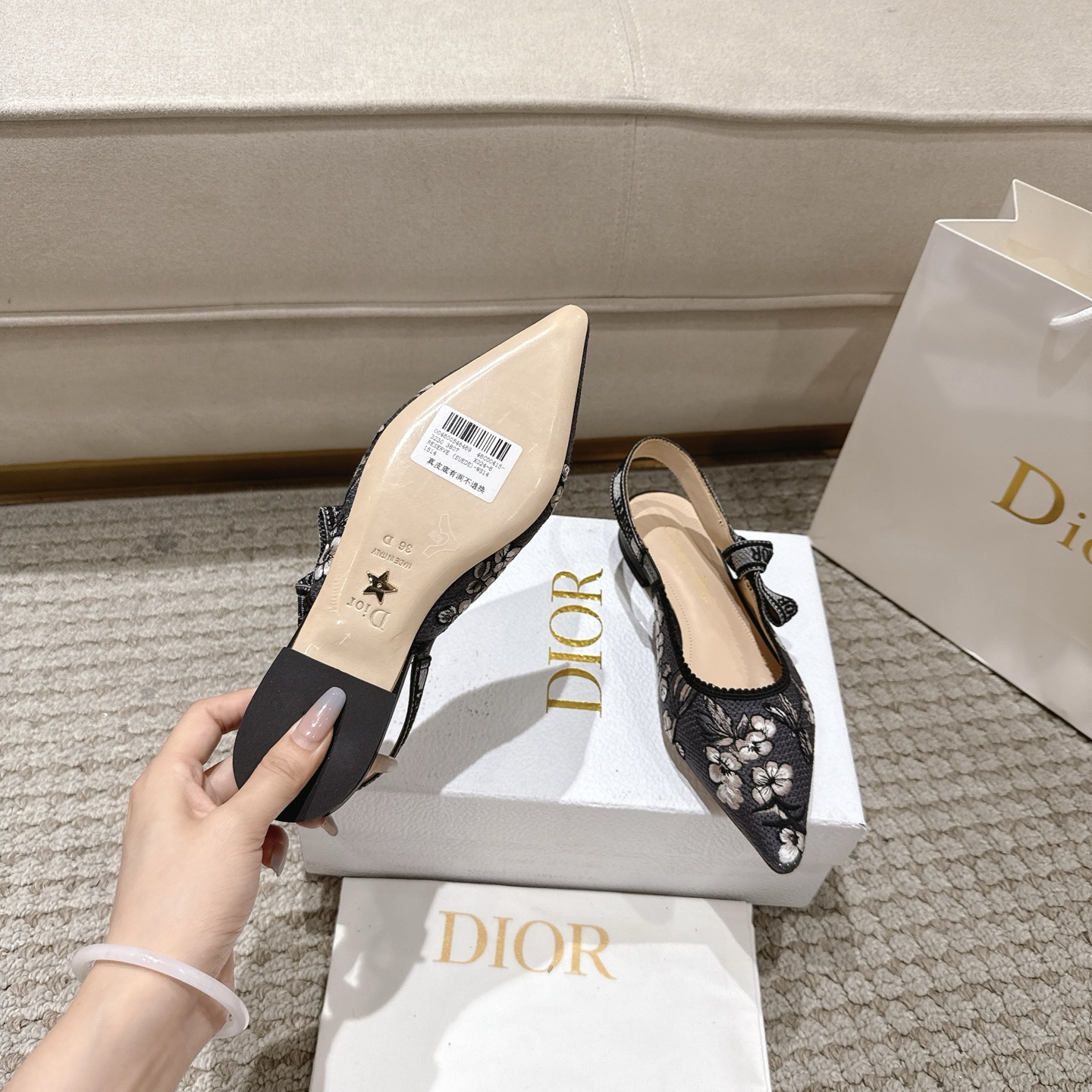 “DioJ’Adior Leather Shoes: Italian Studio Passion for Elegant and Delicate Footwear | A-Class Real Bottom” - 图片 9