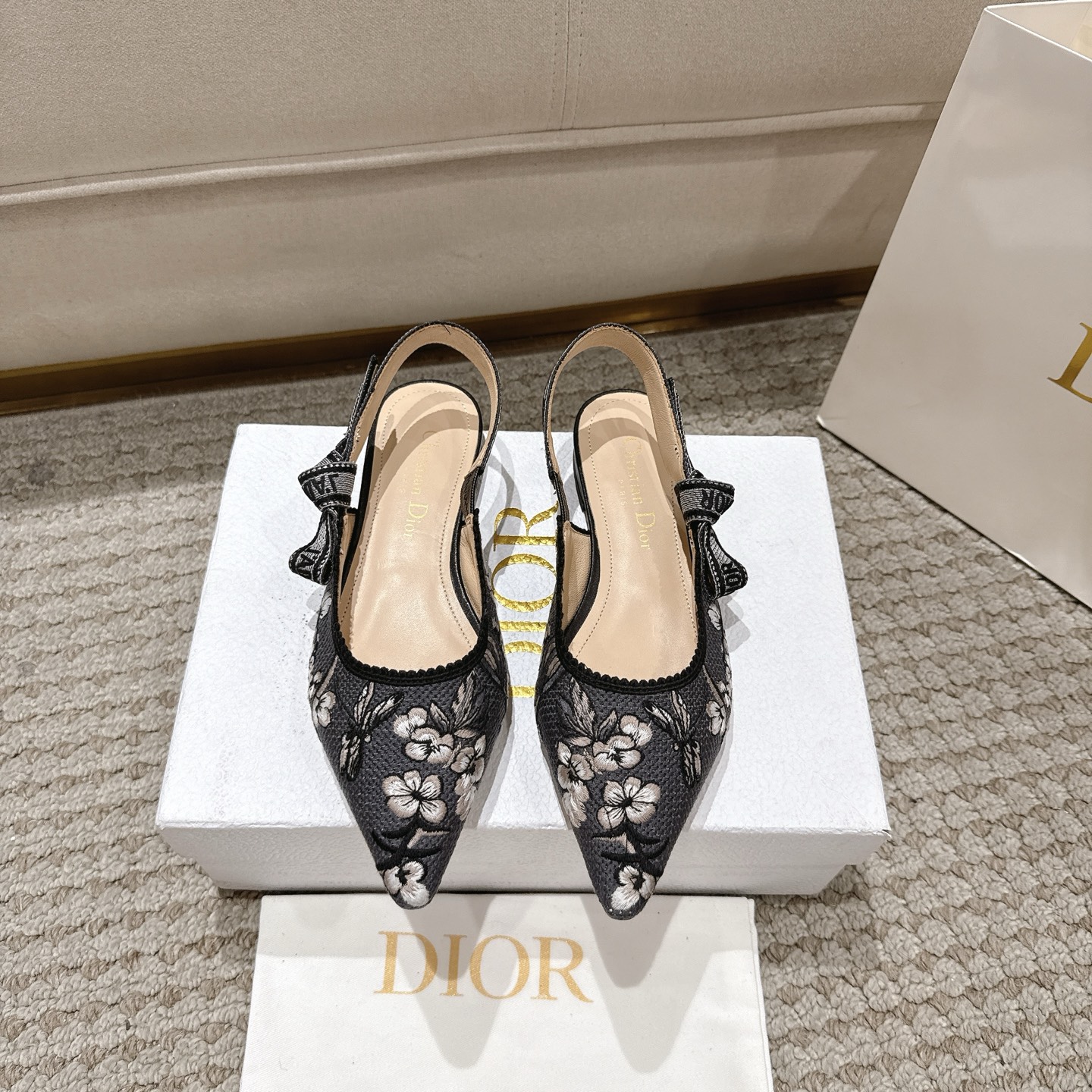 “DioJ’Adior Leather Shoes: Italian Studio Passion for Elegant and Delicate Footwear | A-Class Real Bottom”