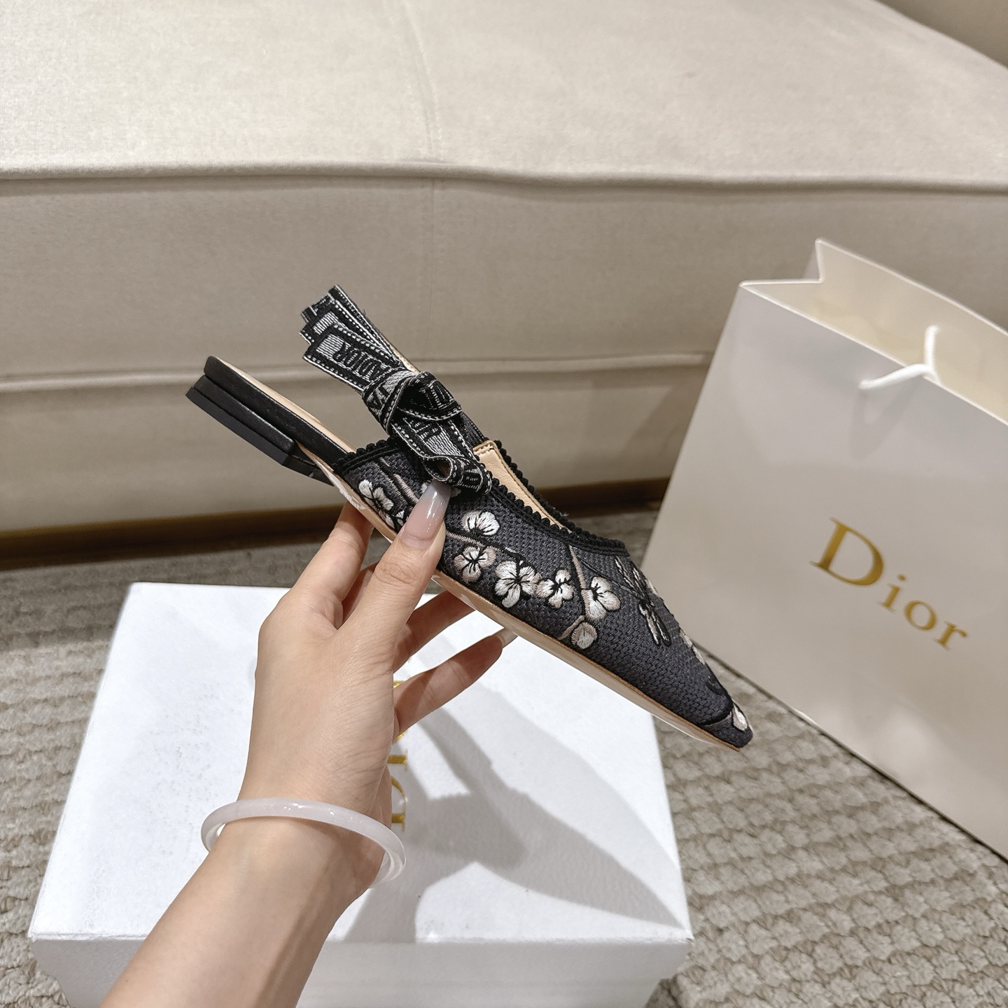 “DioJ’Adior Leather Shoes: Italian Studio Passion for Elegant and Delicate Footwear | A-Class Real Bottom” - 图片 5