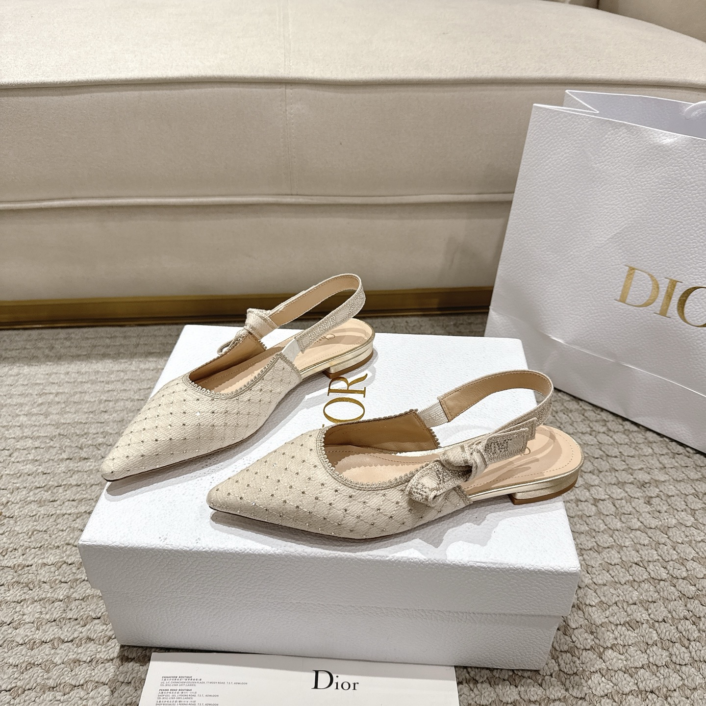 Title: “Italian Studio’s Passion: DioJ’Adior Leather Shoes with Naked Technology and Elegant Ribbons” - 图片 2