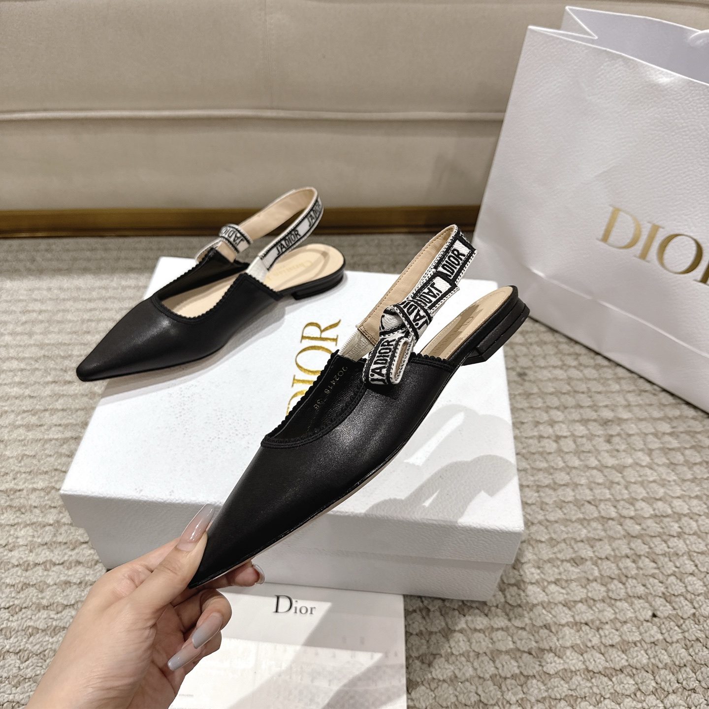 DioJ’Adior Leather Shoes: Italian Studio’s High-Quality, Elegant Footwear with Naked Technology - 图片 5