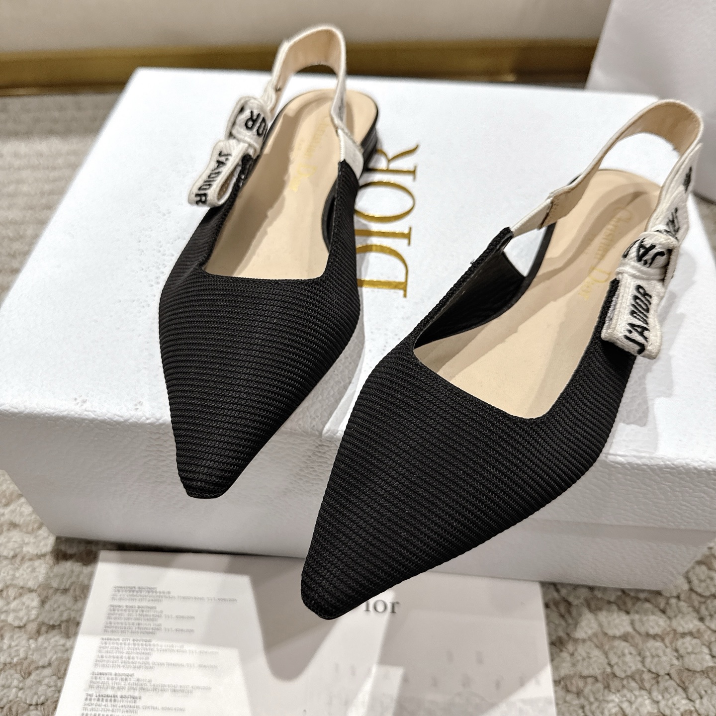 Title: DioJ’Adior Leather Shoes: Elegant Italian Design with Naked Technology Summary: DioJ’Adior Leather Shoes feature double-color embroidered ribbons, sheep leather interior, and A-class - 图片 8