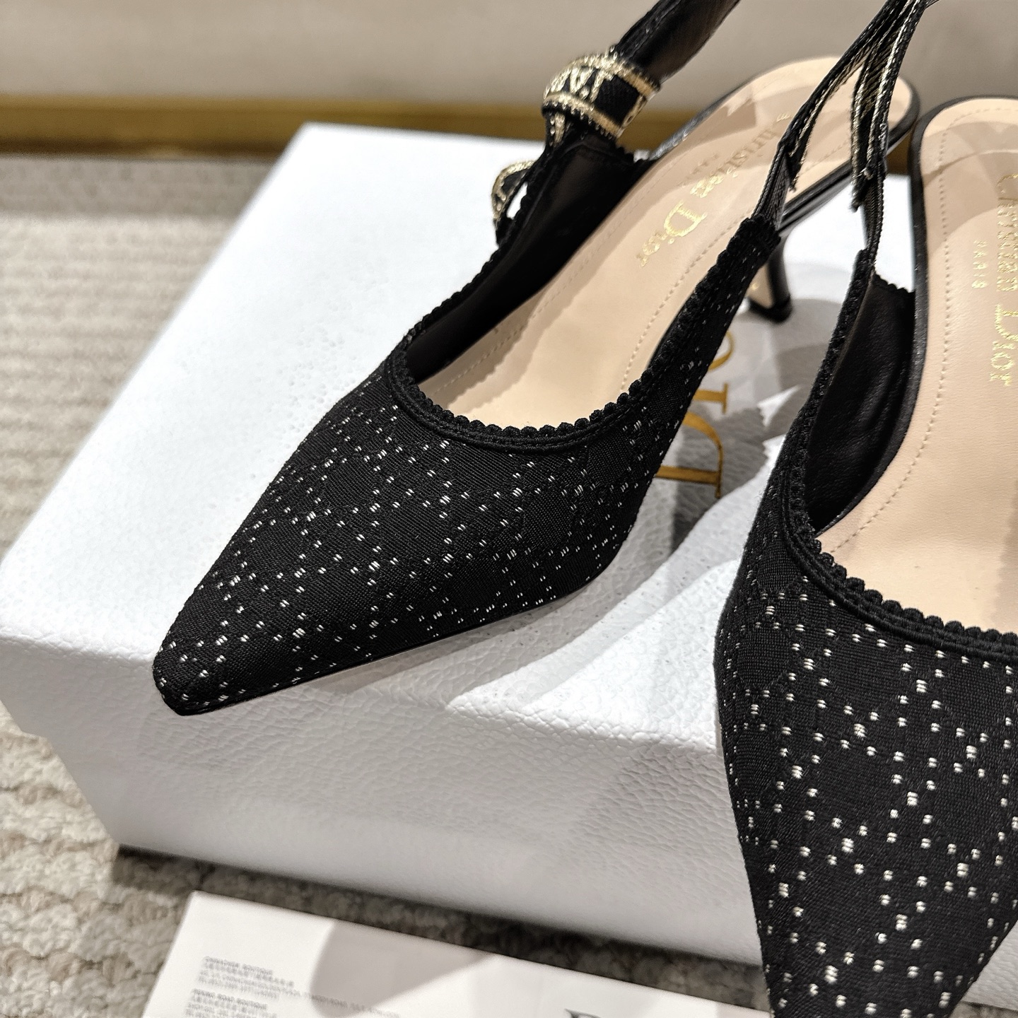 Title: Elegant J’Adior Heels with Gold Wire Embroidery – Italian Design Overview - 图片 7