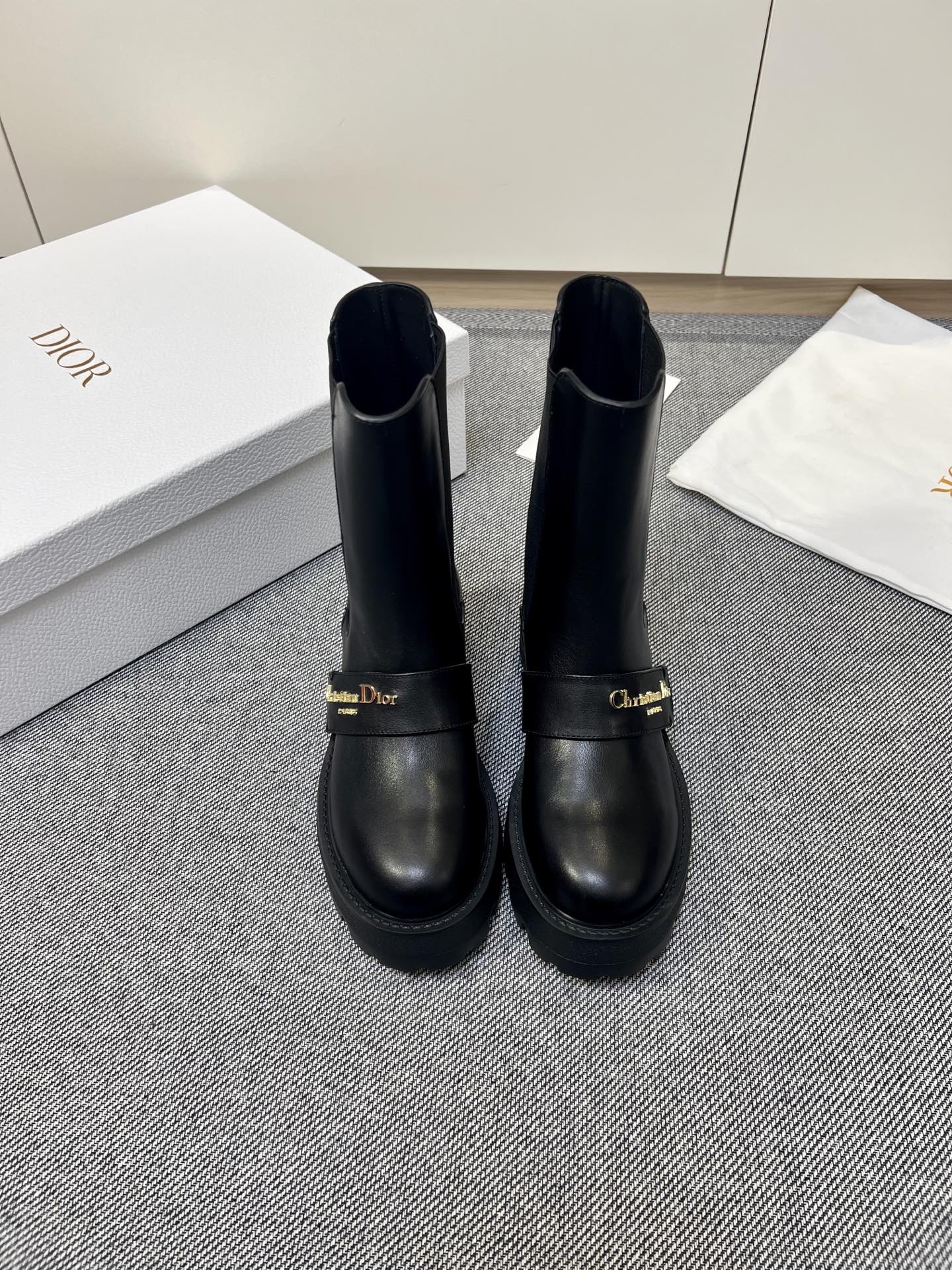 Dior CD Buckle Heeled Boots - Round Toe Chunky Heel Fashion Boots for Women 3 i1757227265779 3098 0 0