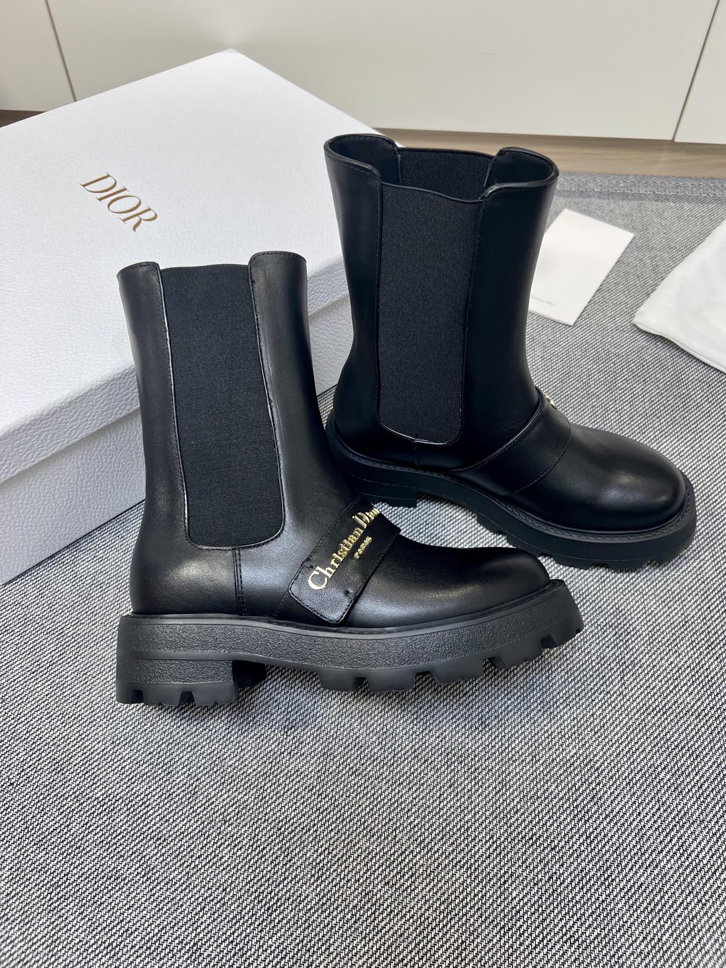 Dior CD Buckle Heeled Boots - Round Toe Chunky Heel Fashion Boots for Women 5 i1757227267098 6403 0 3