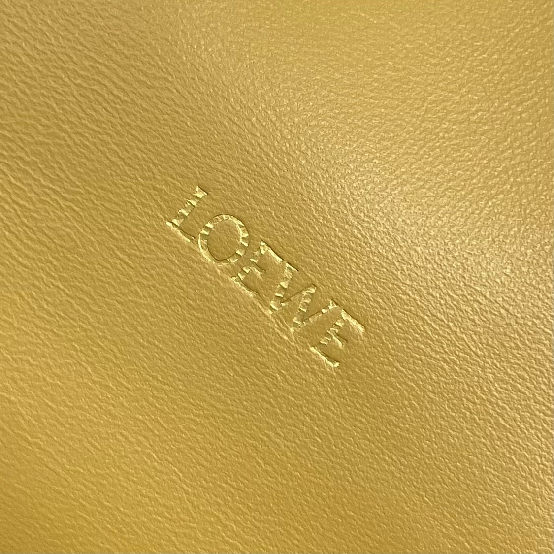 로에베 플라멩코 램스킨 드로스트링 숄더백 상세 이미지 6