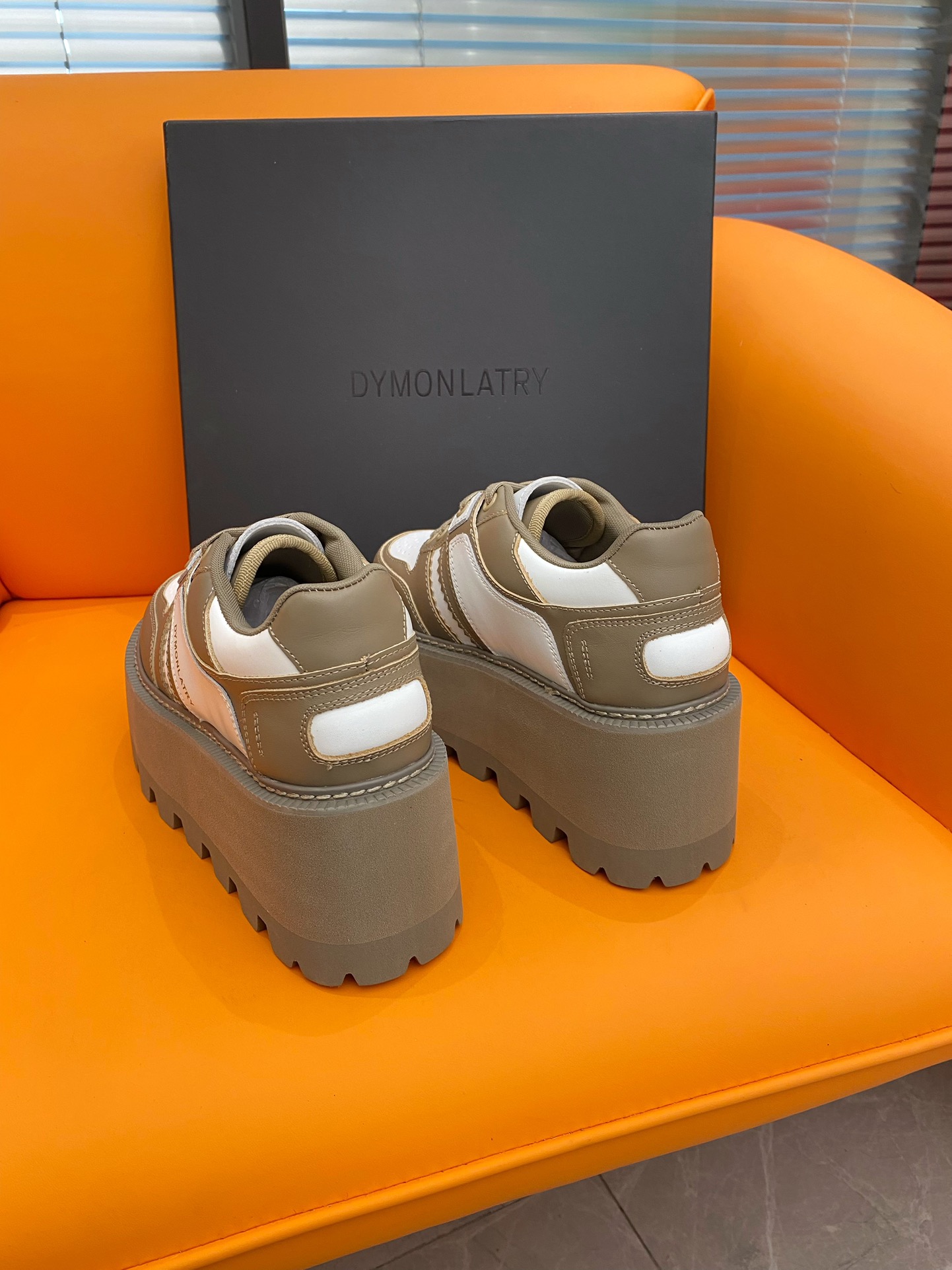 Dymonlatry 2023: Red-Hot Pancreas Half-Loaf Shoes for Fashionable Girls - 图片 6