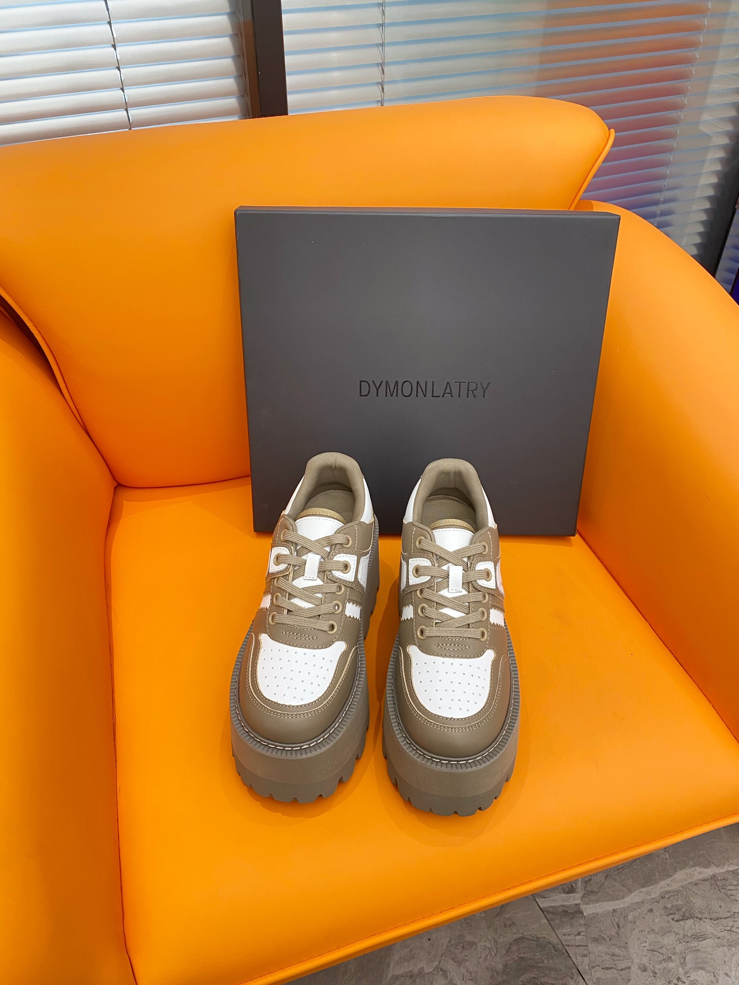 Dymonlatry 2023: Red-Hot Pancreas Half-Loaf Shoes for Fashionable Girls