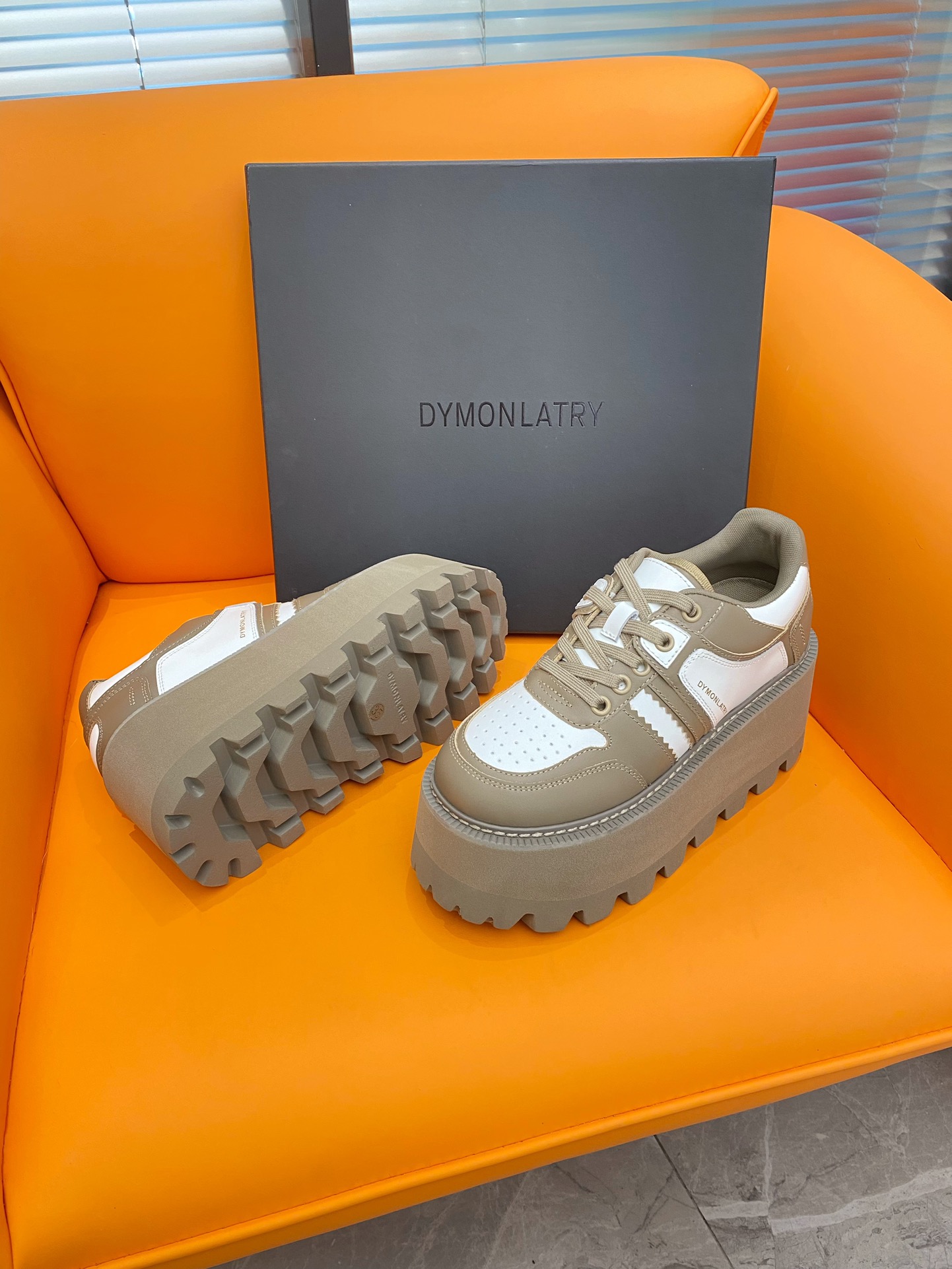 Dymonlatry 2023: Red-Hot Pancreas Half-Loaf Shoes for Fashionable Girls - 图片 8
