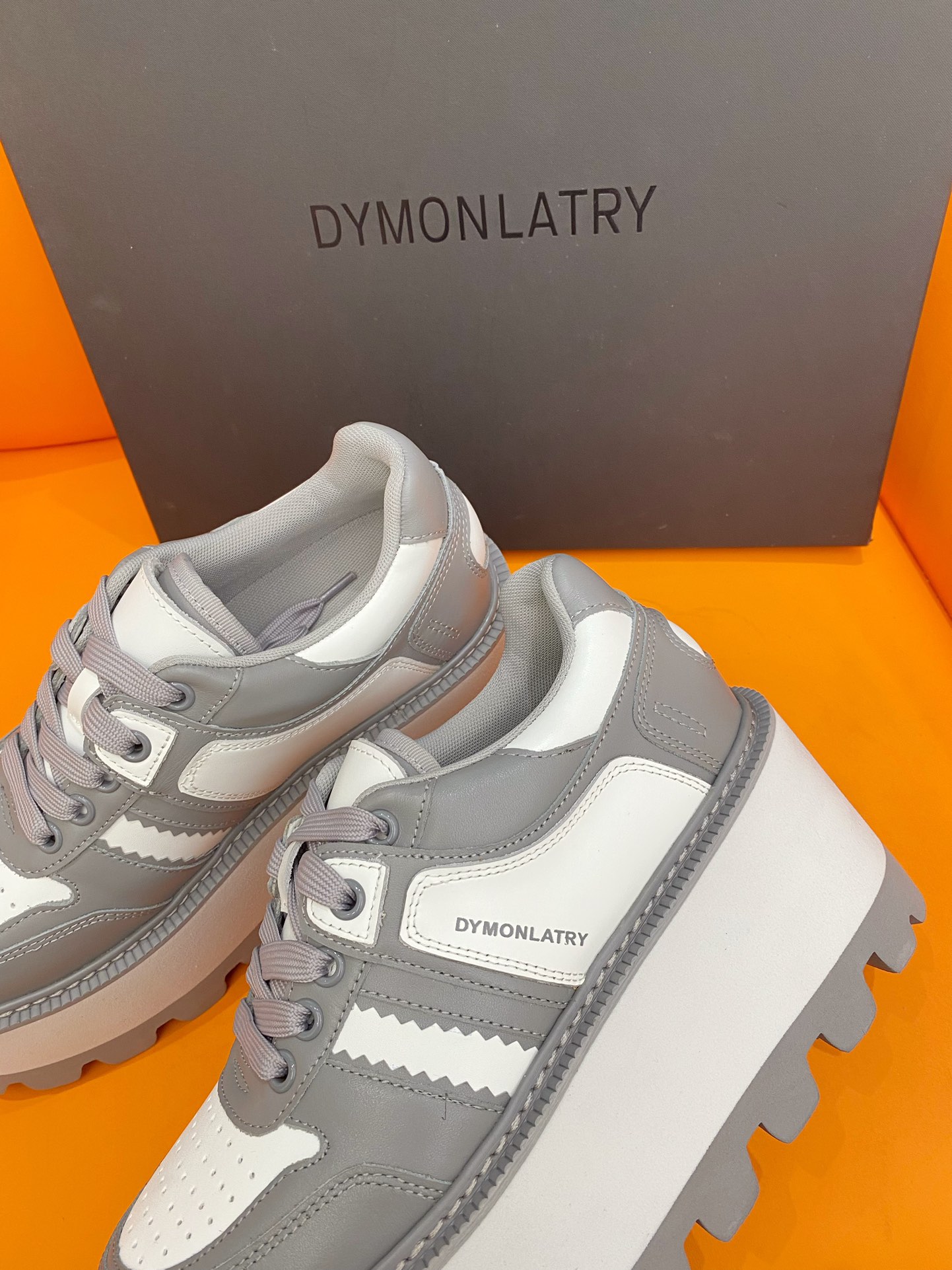 Dymonlatry 2023: Stylish Half-Loaf Shoes with Red-Hot Pancreas Fabric - 图片 7