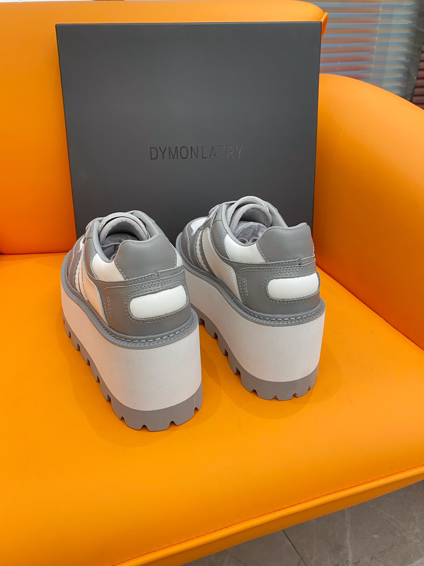 Dymonlatry 2023: Stylish Half-Loaf Shoes with Red-Hot Pancreas Fabric - 图片 8