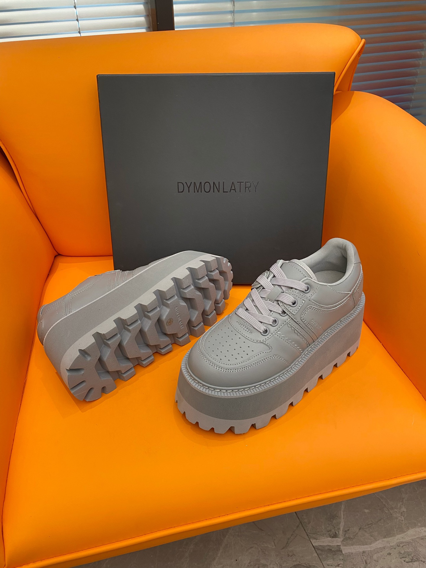 Dymonlatry 2023: Red-Hot Pancreas Half-Loaf Shoes for Fashionable Girls - 图片 8