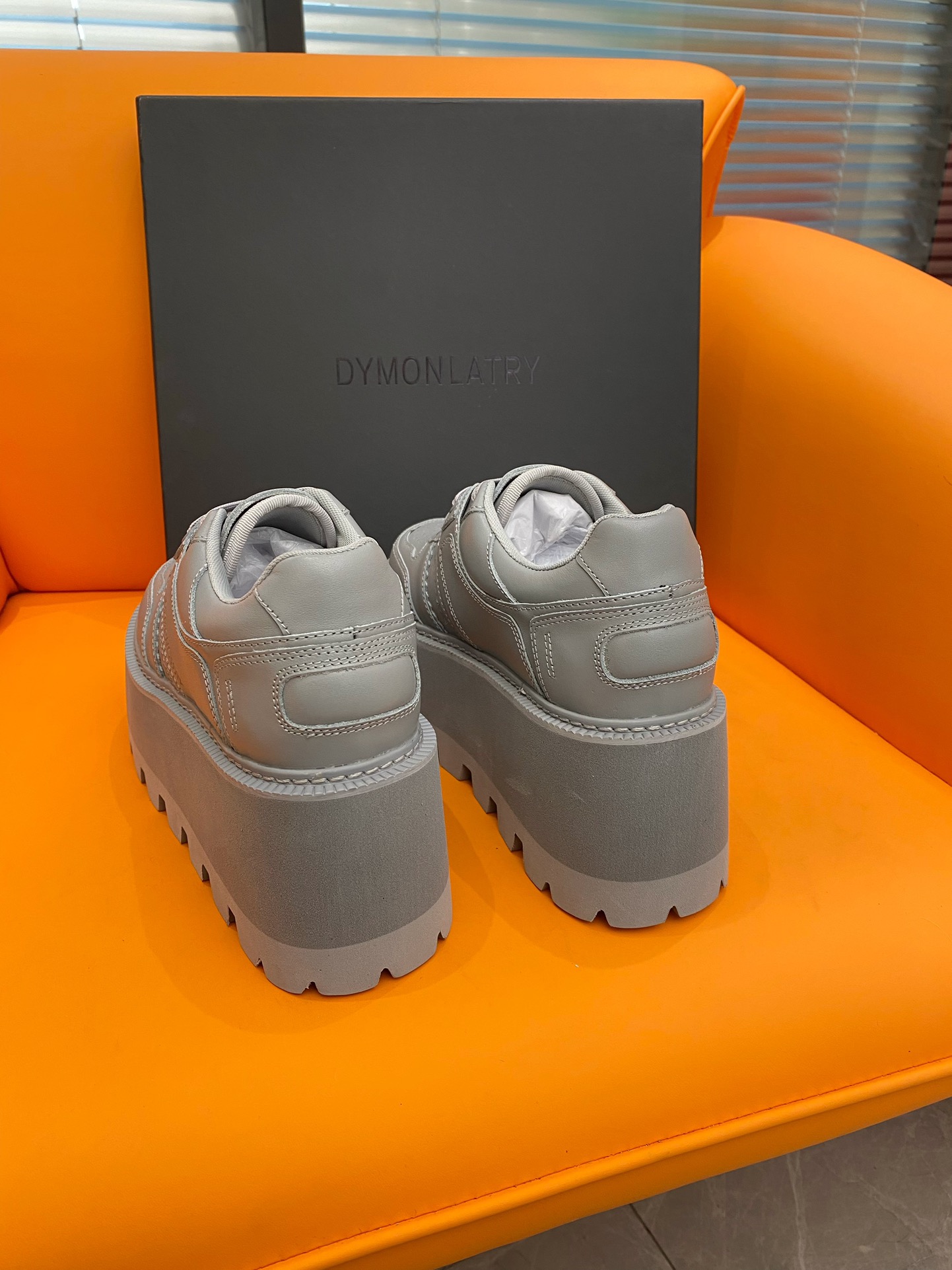Dymonlatry 2023: Red-Hot Pancreas Half-Loaf Shoes for Fashionable Girls - 图片 6