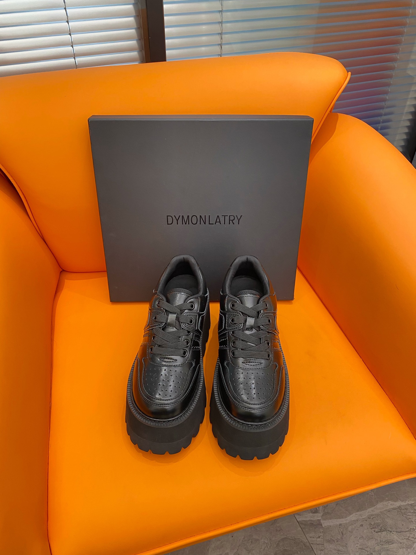 875 Dymonlatry 2023: Red-Hot Pancreas Half-Loaf Shoes for Fashionable Girls