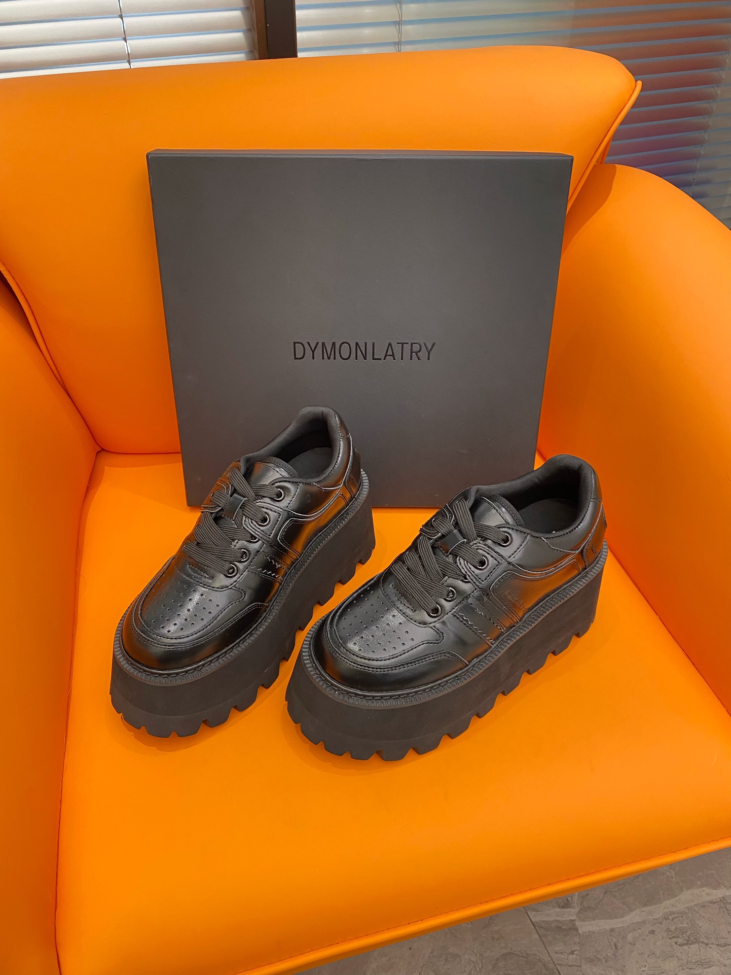 875 Dymonlatry 2023: Red-Hot Pancreas Half-Loaf Shoes for Fashionable Girls - 图片 2
