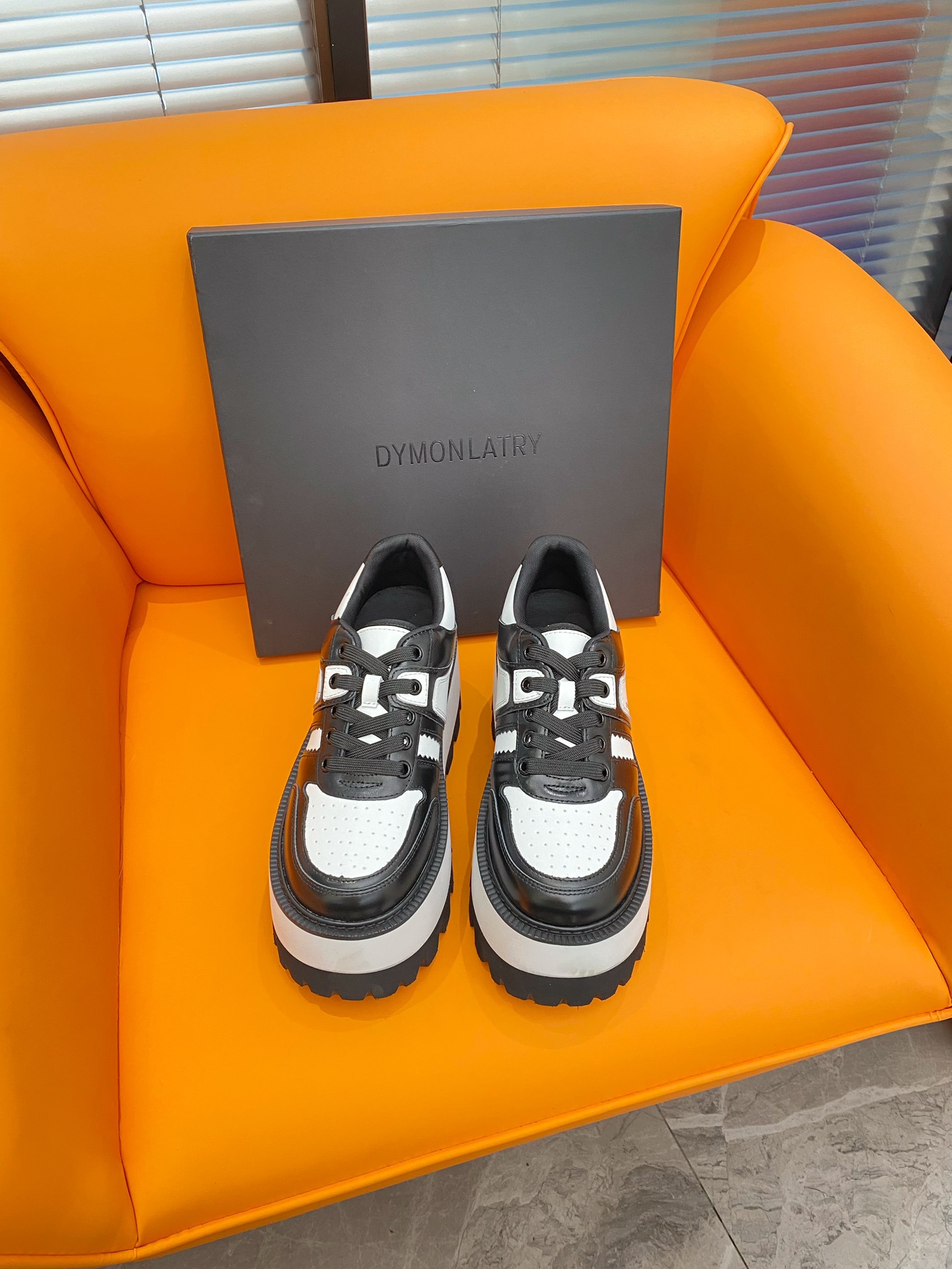 Dymonlatry 2023: Red-Hot Pancreas Half-Loaf Shoes for Fashionable Girls