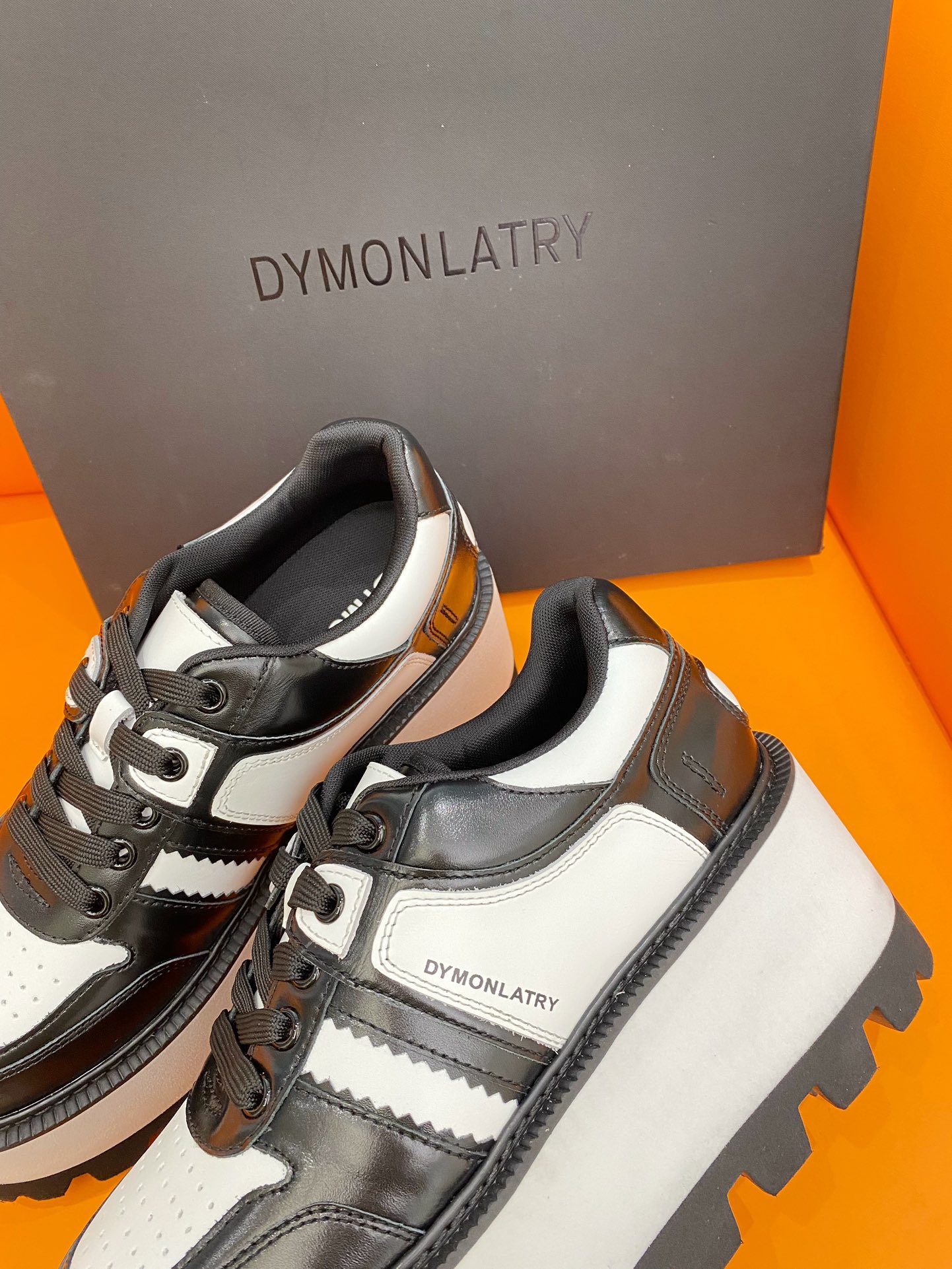 Dymonlatry 2023: Red-Hot Pancreas Half-Loaf Shoes for Fashionable Girls - 图片 5