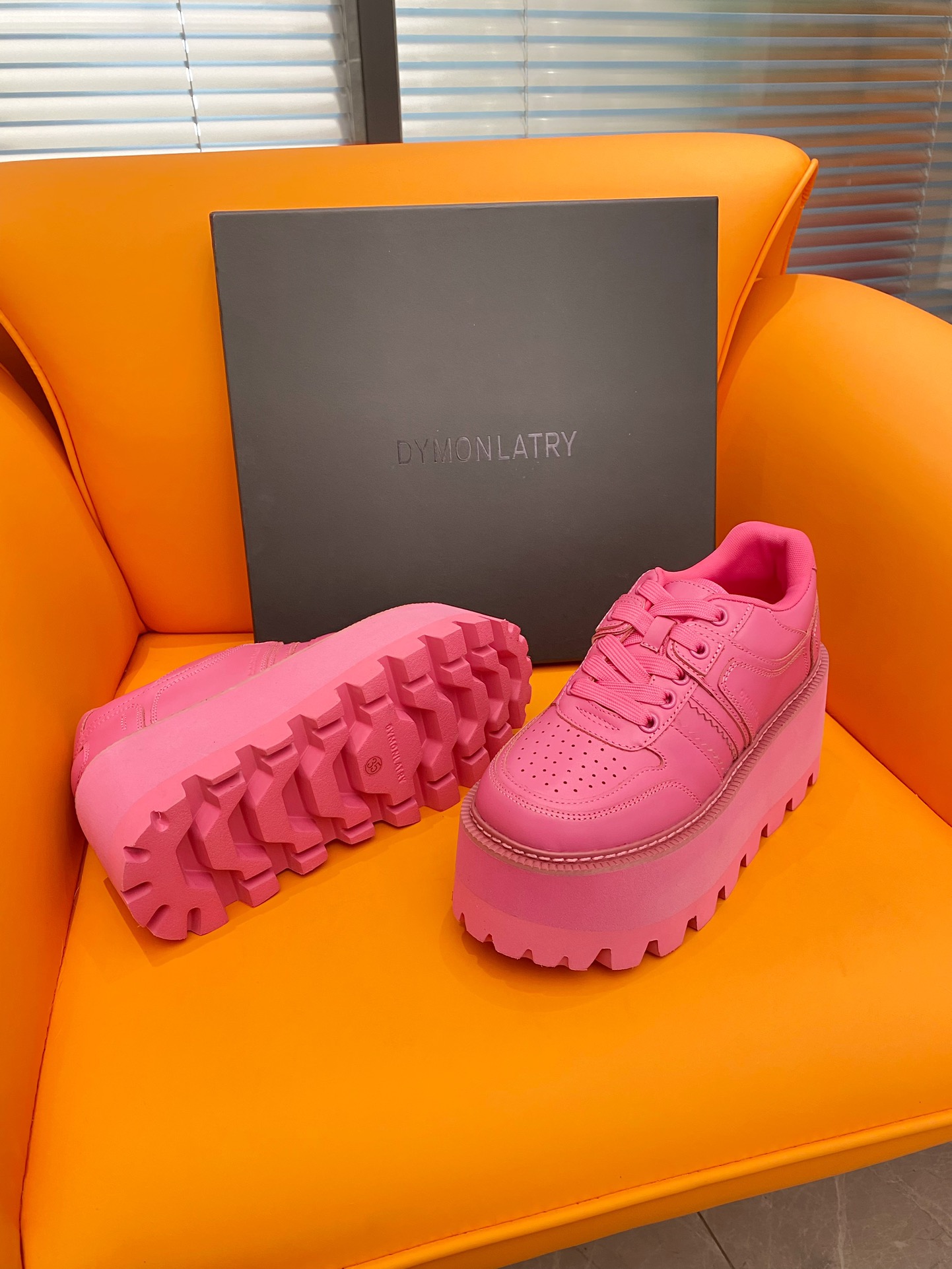 Dymonlatry 2023: Red-Hot Pancreas Half-Loaf Shoes for Stylish Girls - 图片 8