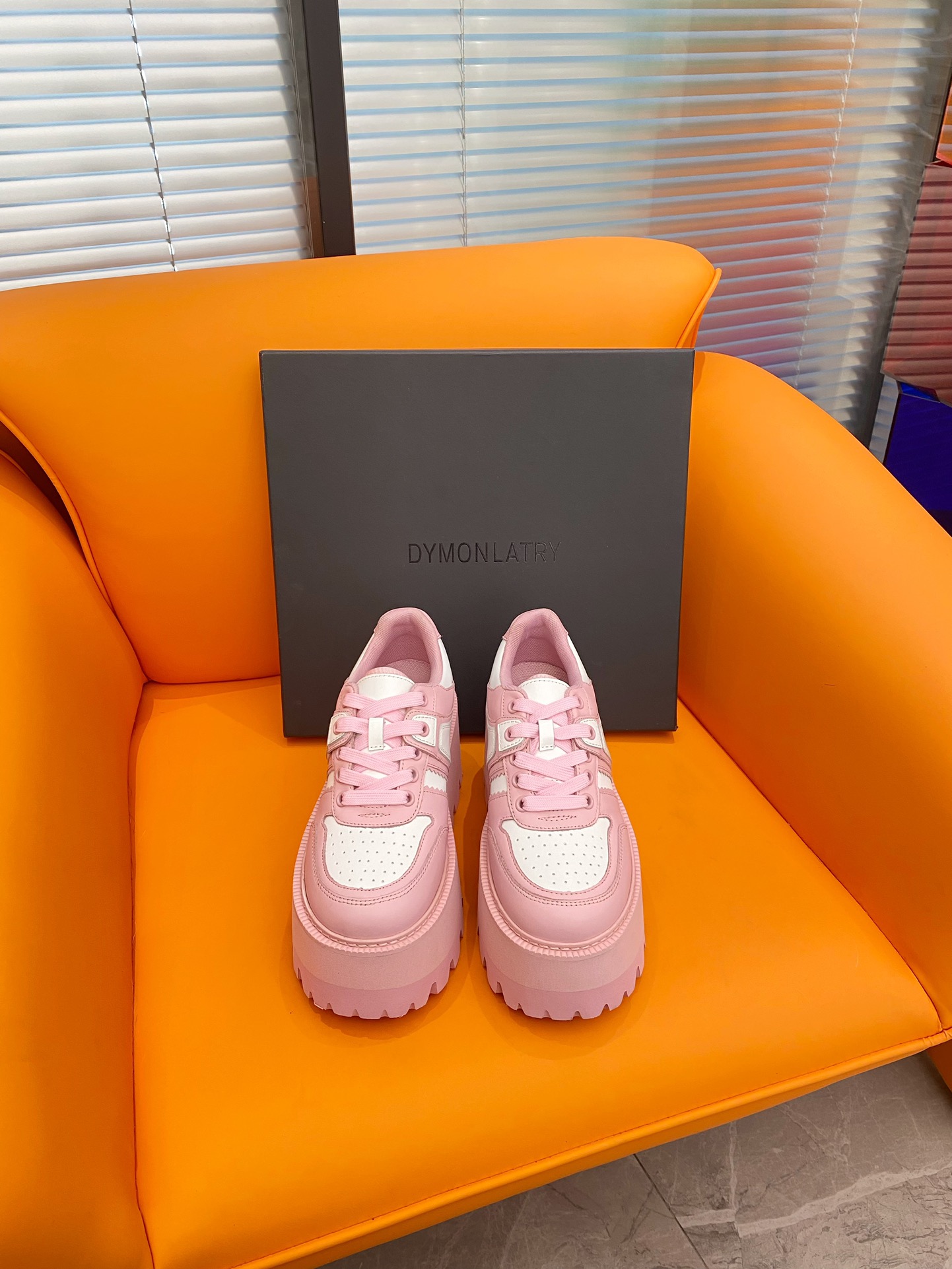 Dymonlatry 2023: Red-Hot Pancreas Half-Loaf Shoes for Fashionable Girls